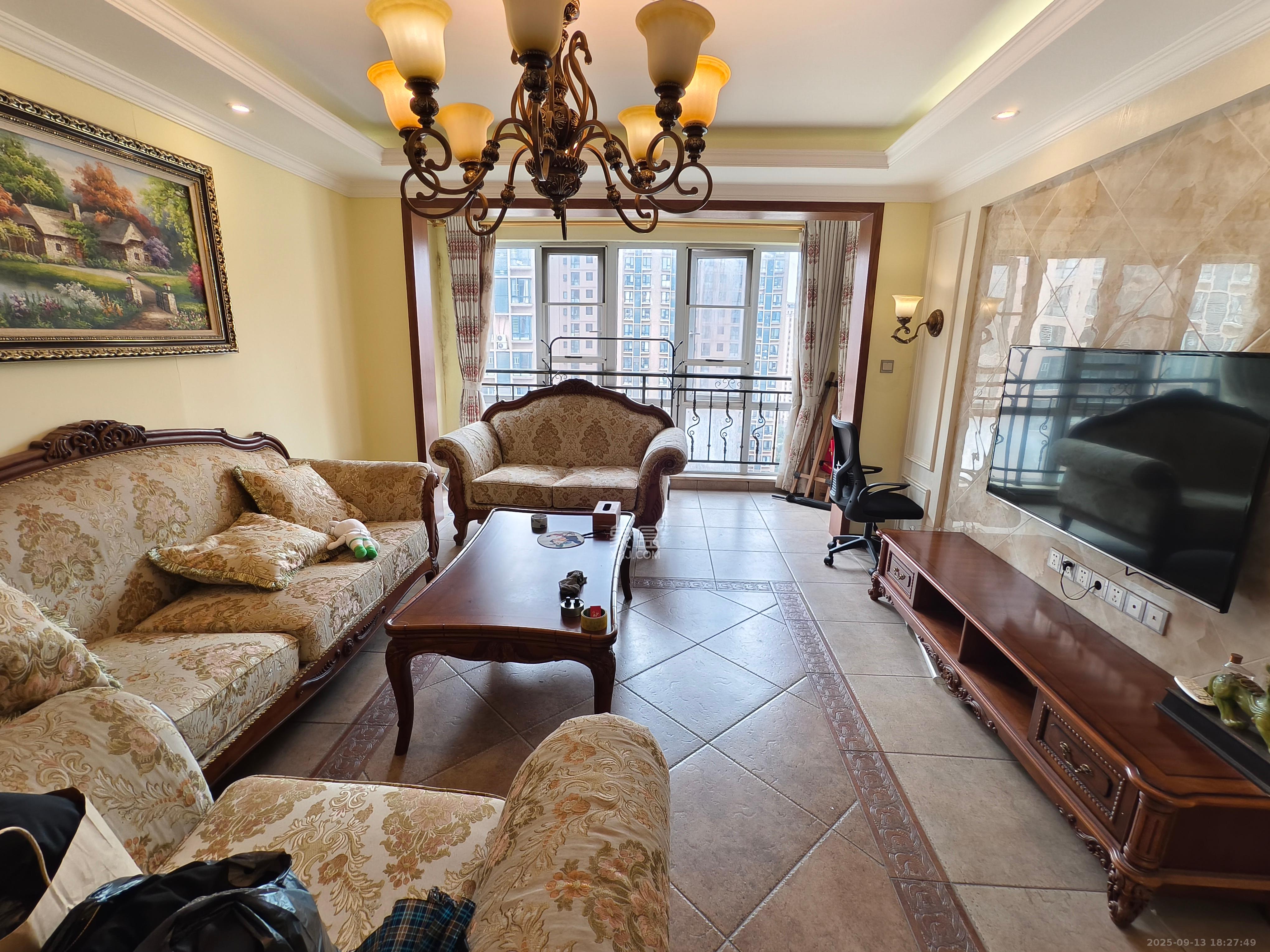 丽发新城 3室2厅2卫 2500.0元/月 丽发新城 3室2厅2卫 2500.0元/月室内图