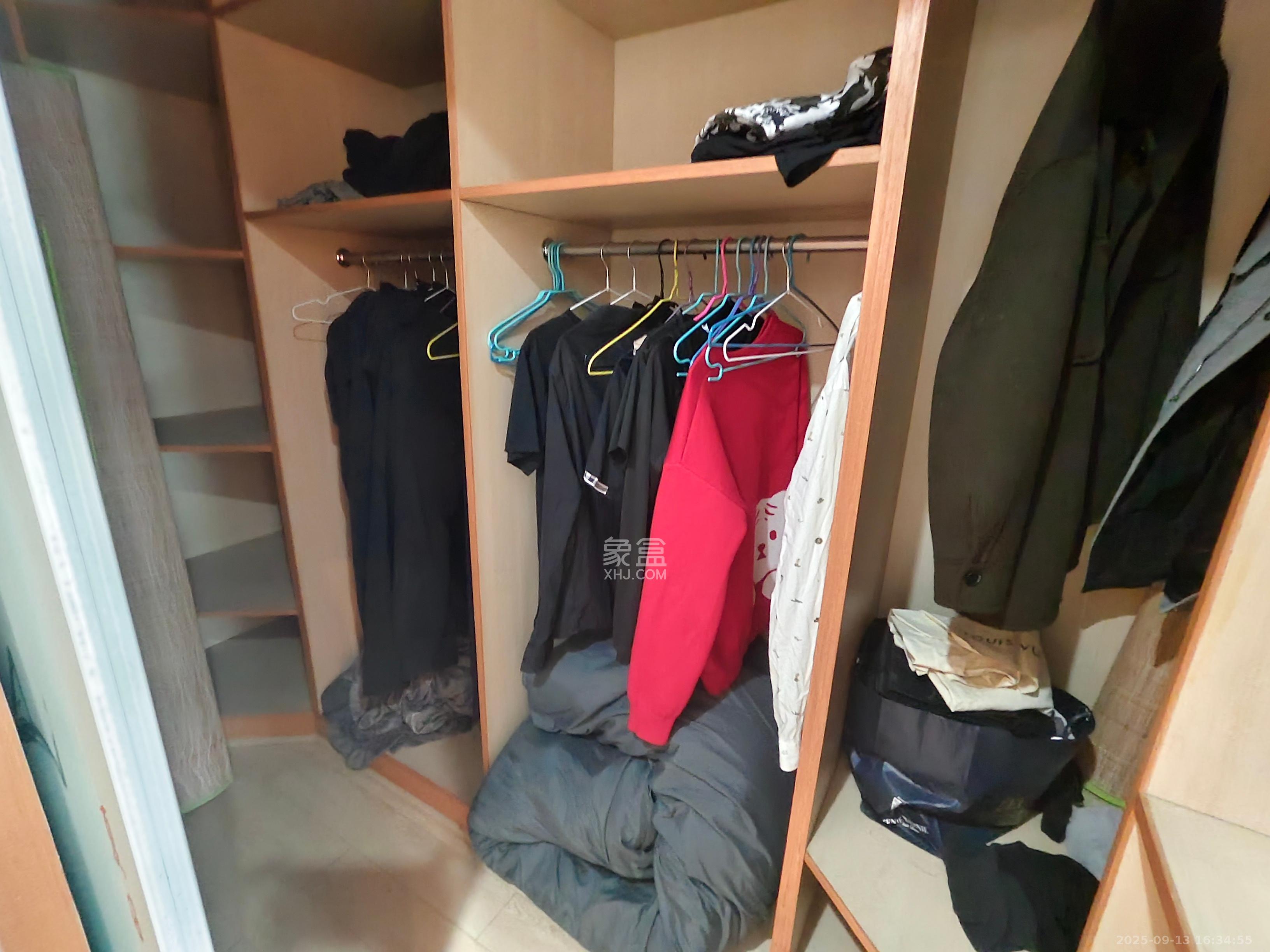 书香名邸 4室1厅1卫 3200.0元/月 书香名邸 4室1厅1卫 3200.0元/月室内图