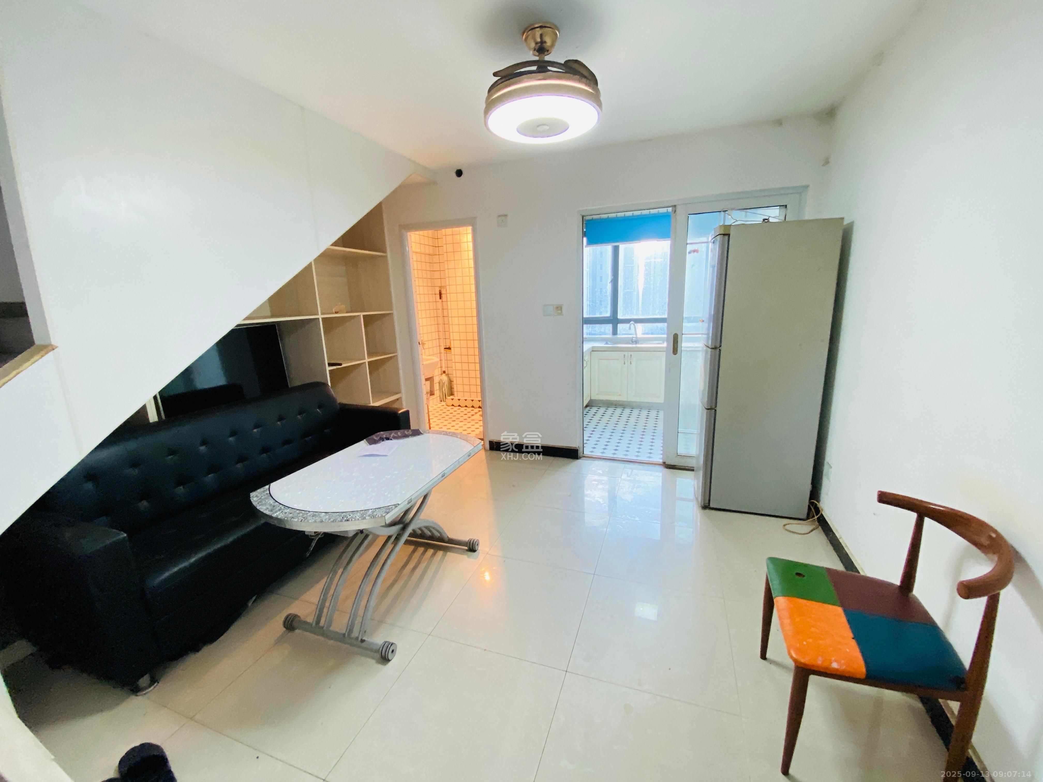 泰龙华府  2室1厅1卫    1700.0元/月 泰龙华府  2室1厅1卫    1700.0元/月室内图