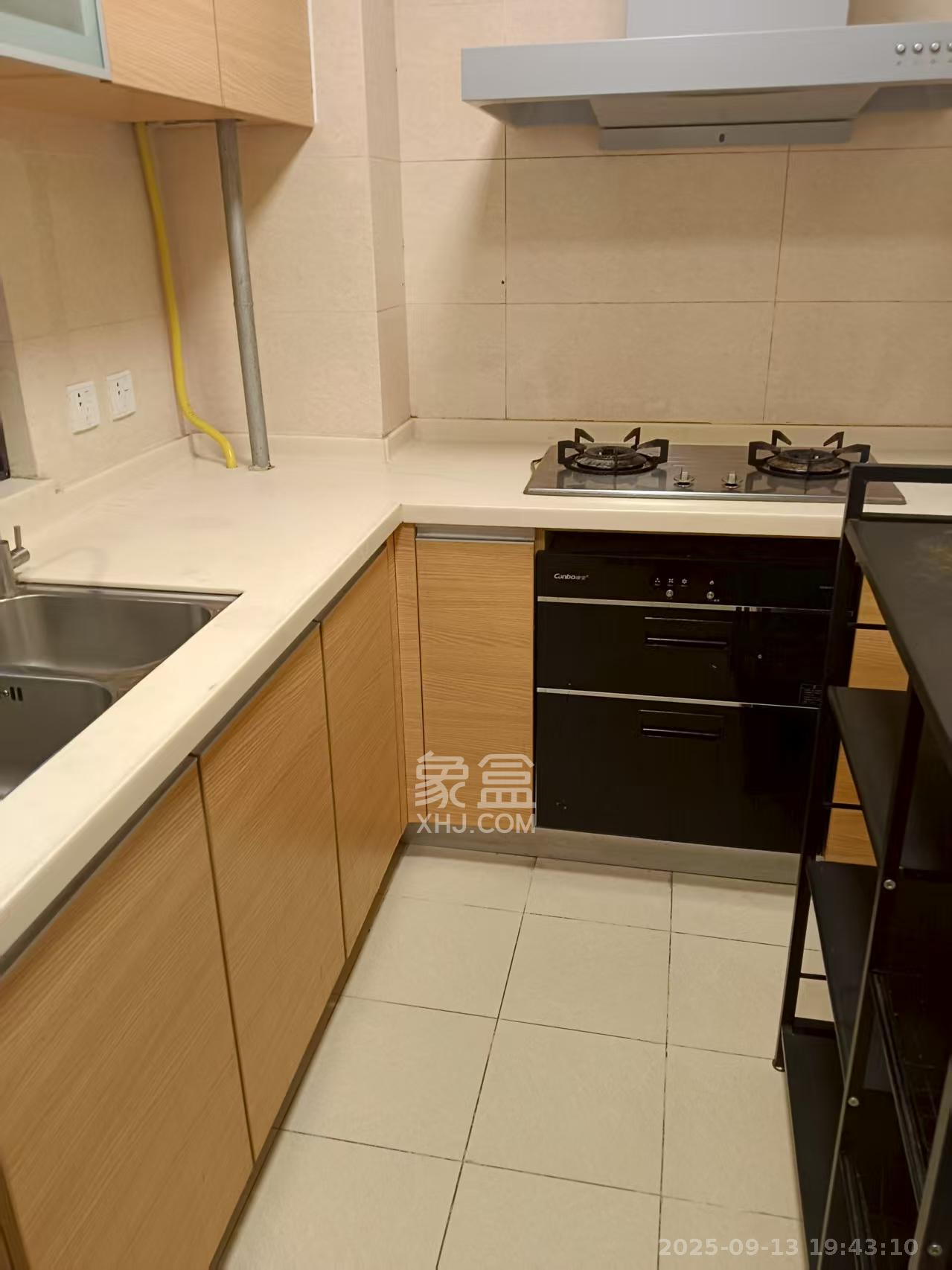 旭辉国际广场(永升商业广场) 3室2厅2卫 3200.0元/月 旭辉国际广场(永升商业广场) 3室2厅2卫 3200.0元/月室内图