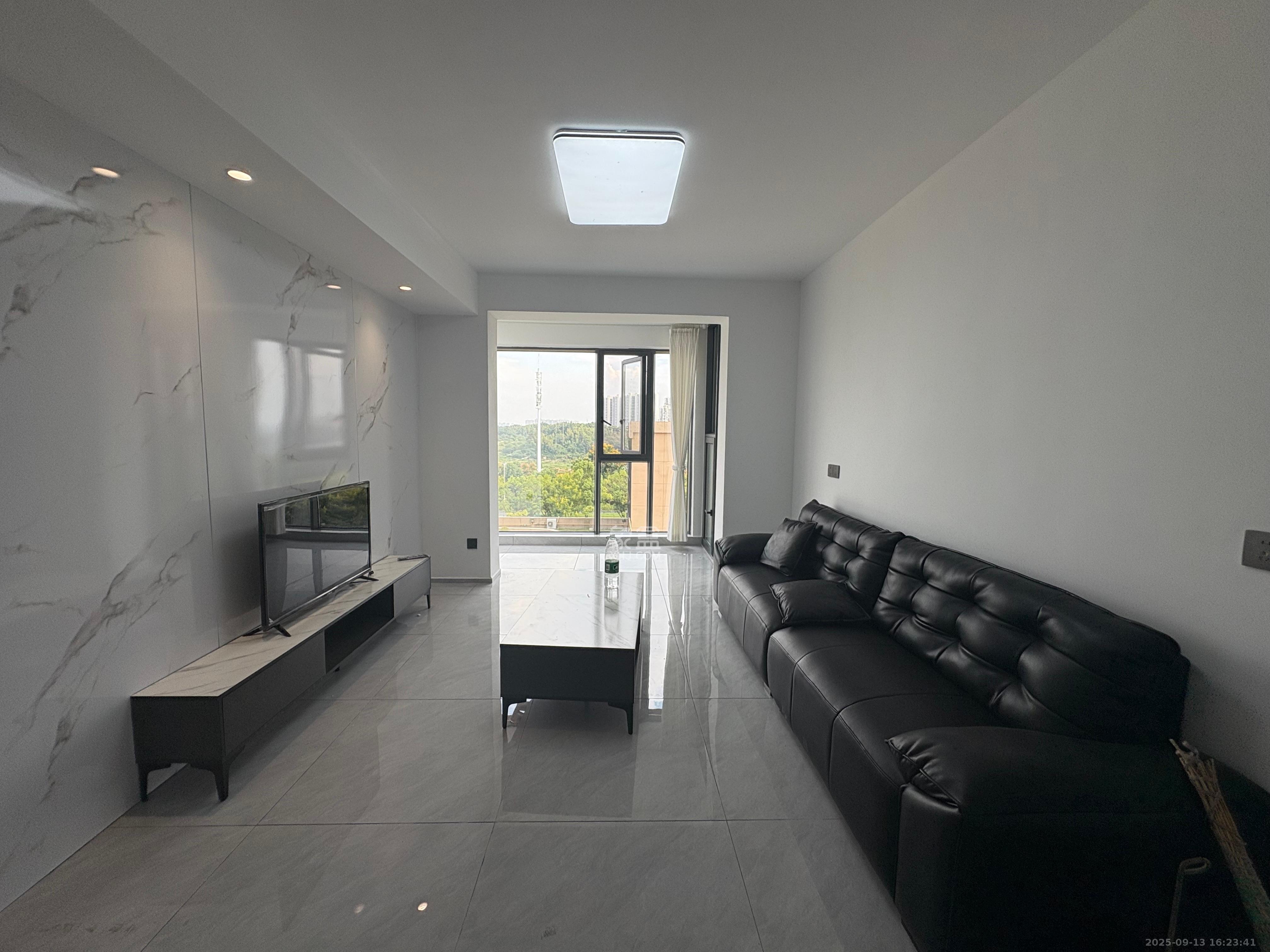 青竹湖曦园  3室0厅1卫    2500.0元/月 青竹湖曦园  3室0厅1卫    2500.0元/月室内图