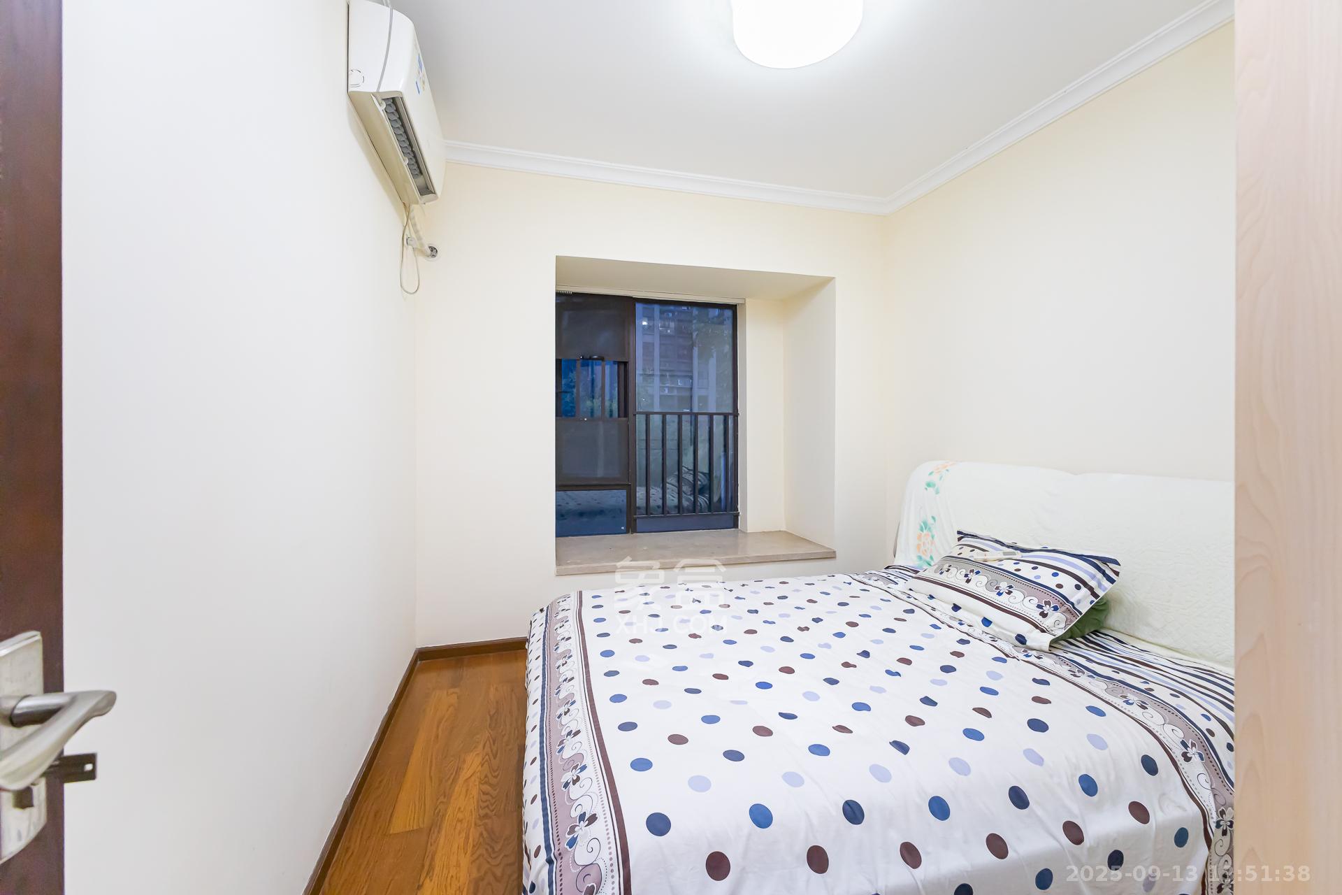 时代倾城一期 3室2厅2卫 71.0万 时代倾城一期 3室2厅2卫 71.0万卧室