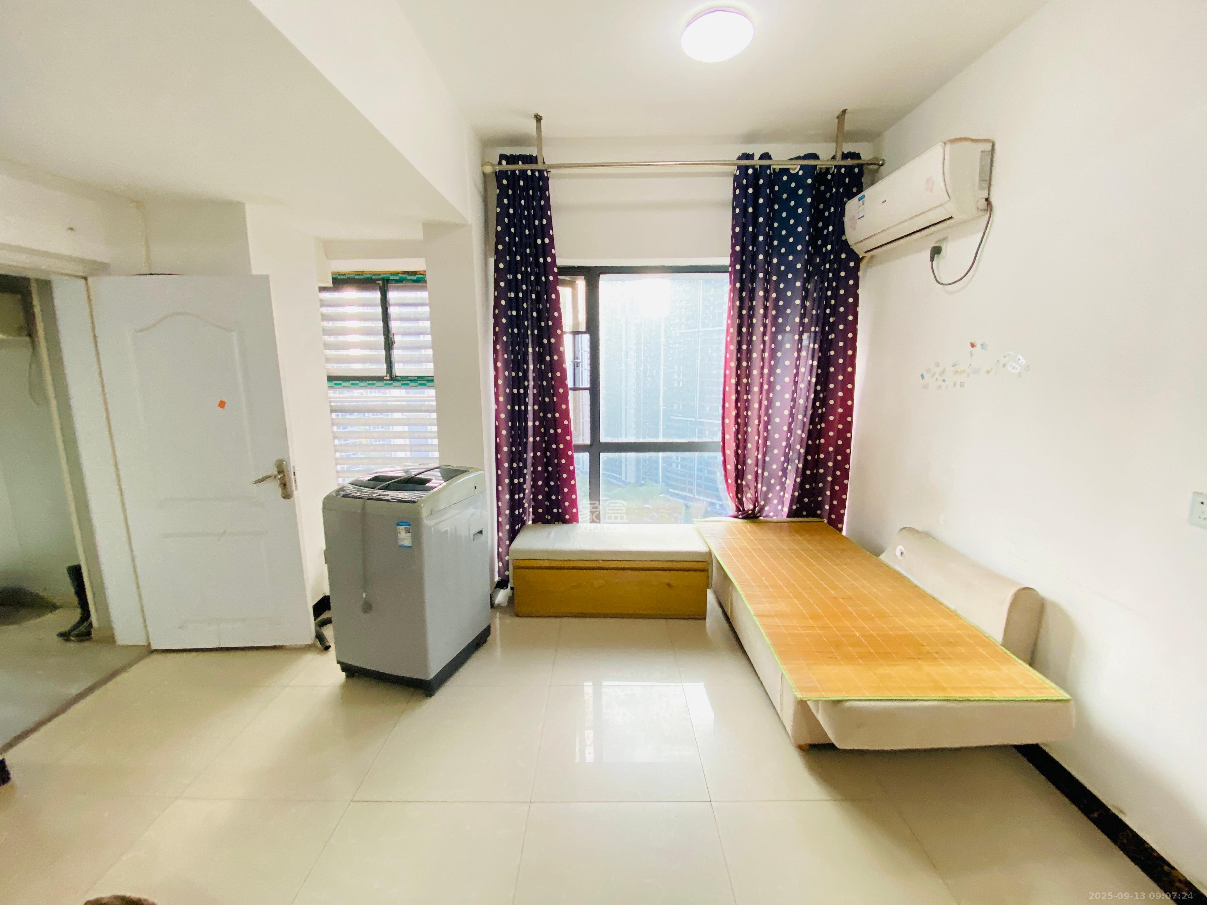 泰龙华府  2室1厅1卫    1700.0元/月 泰龙华府  2室1厅1卫    1700.0元/月室内图