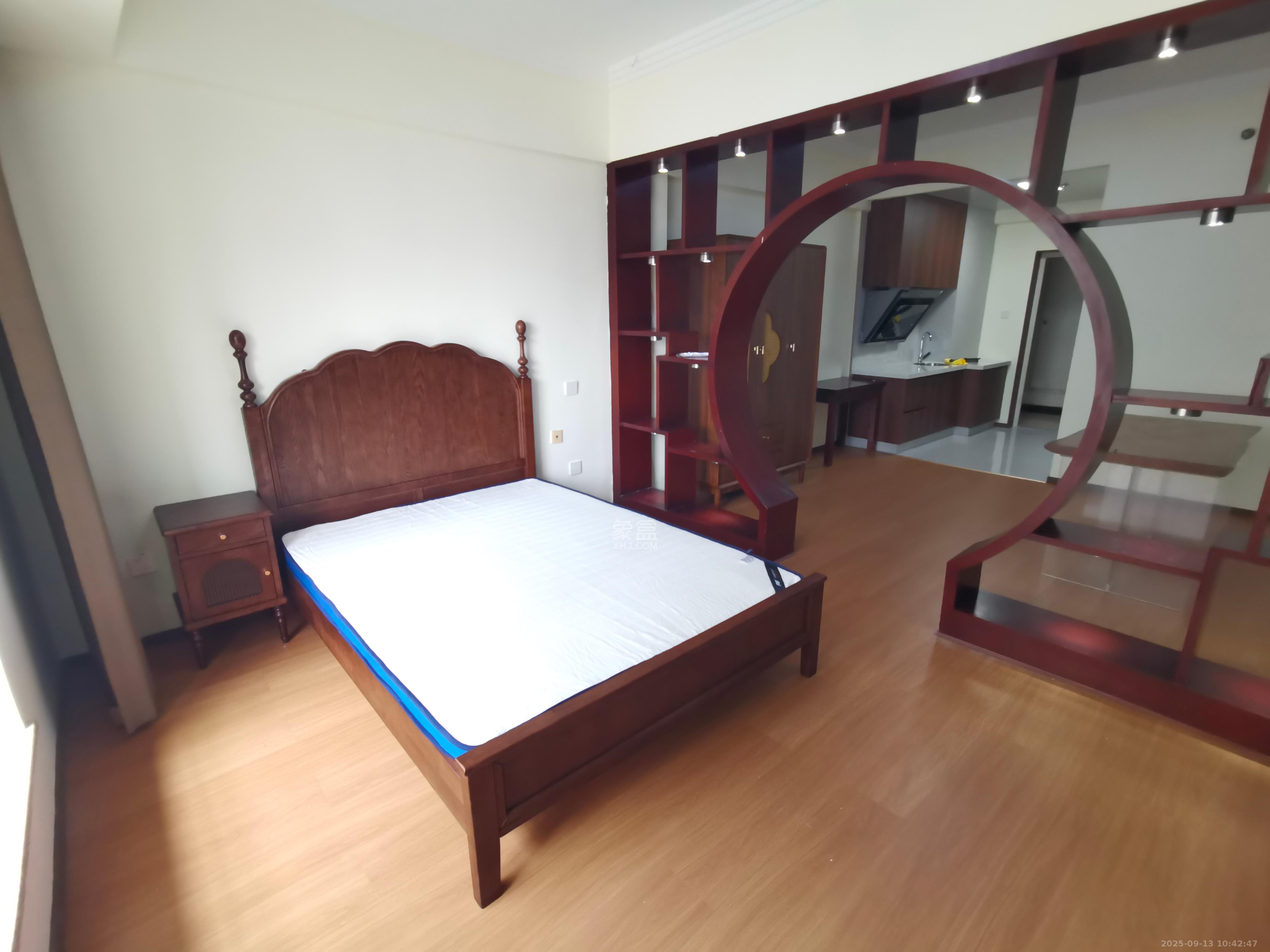 西子一间  1室1厅1卫    1880.0元/月室内图