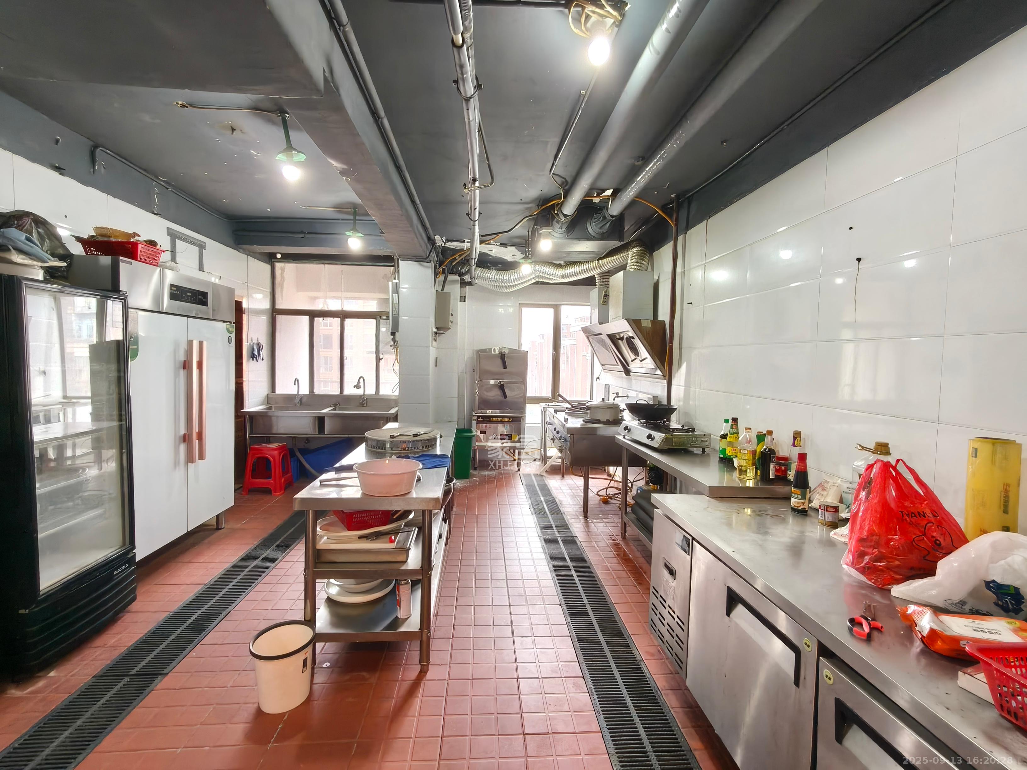 奥林匹克花园  4室2厅2卫    7800.0元/月室内图