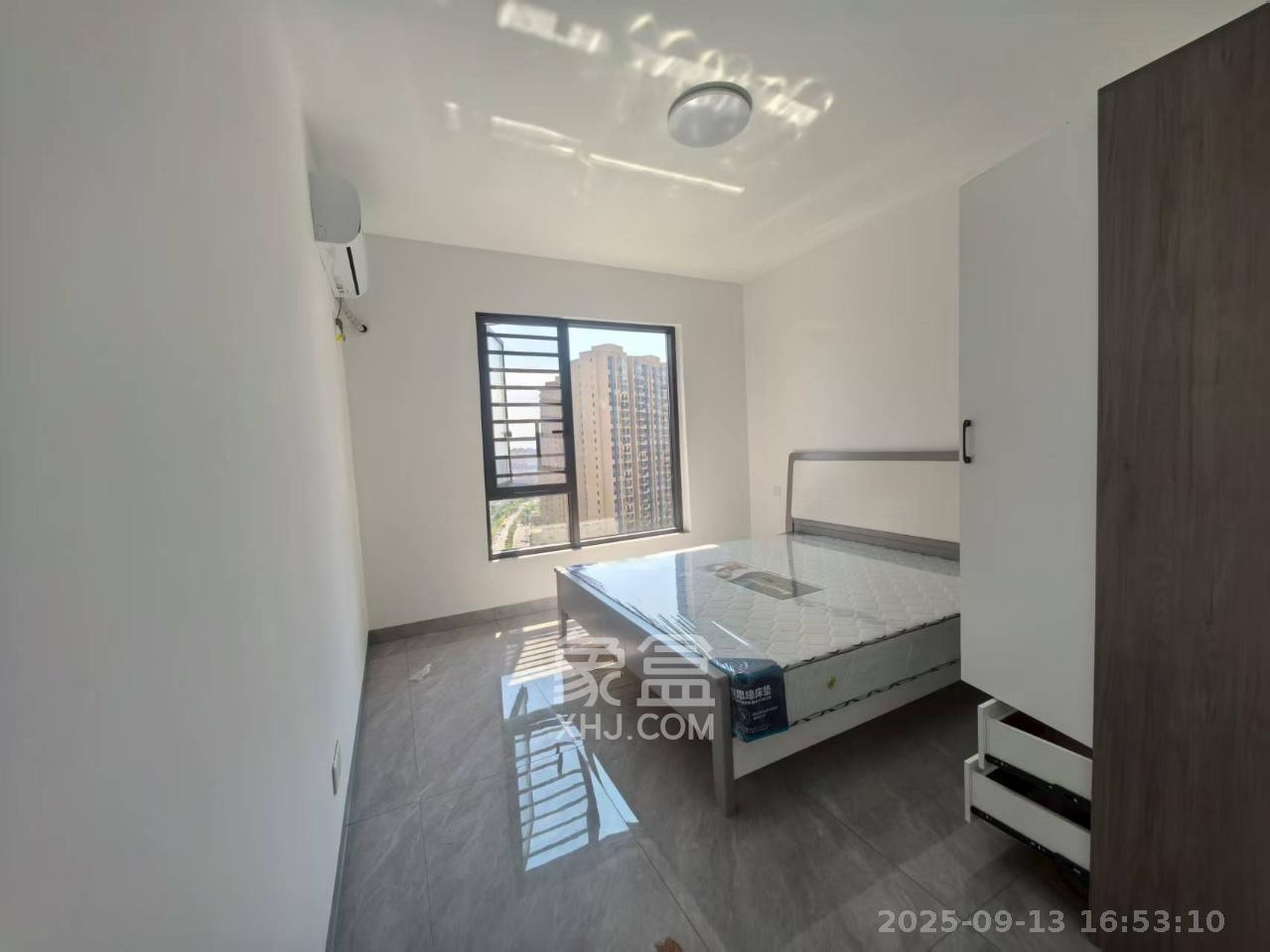 绿地新都会  3室2厅2卫    2400.0元/月 绿地新都会  3室2厅2卫    2400.0元/月室内图