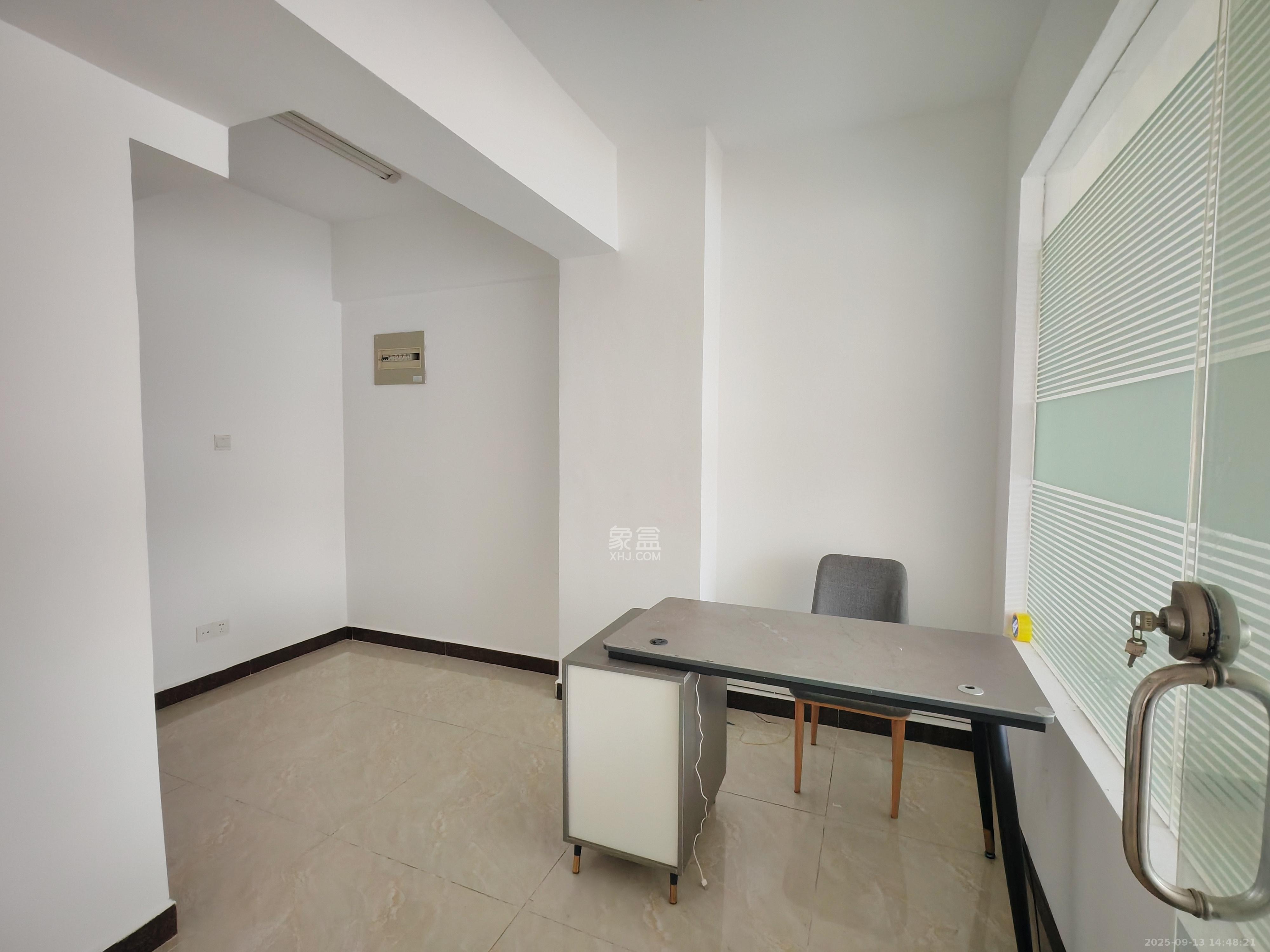 汇达国际公馆（汇达大厦）  2室1厅1卫    2300.0元/月室内图