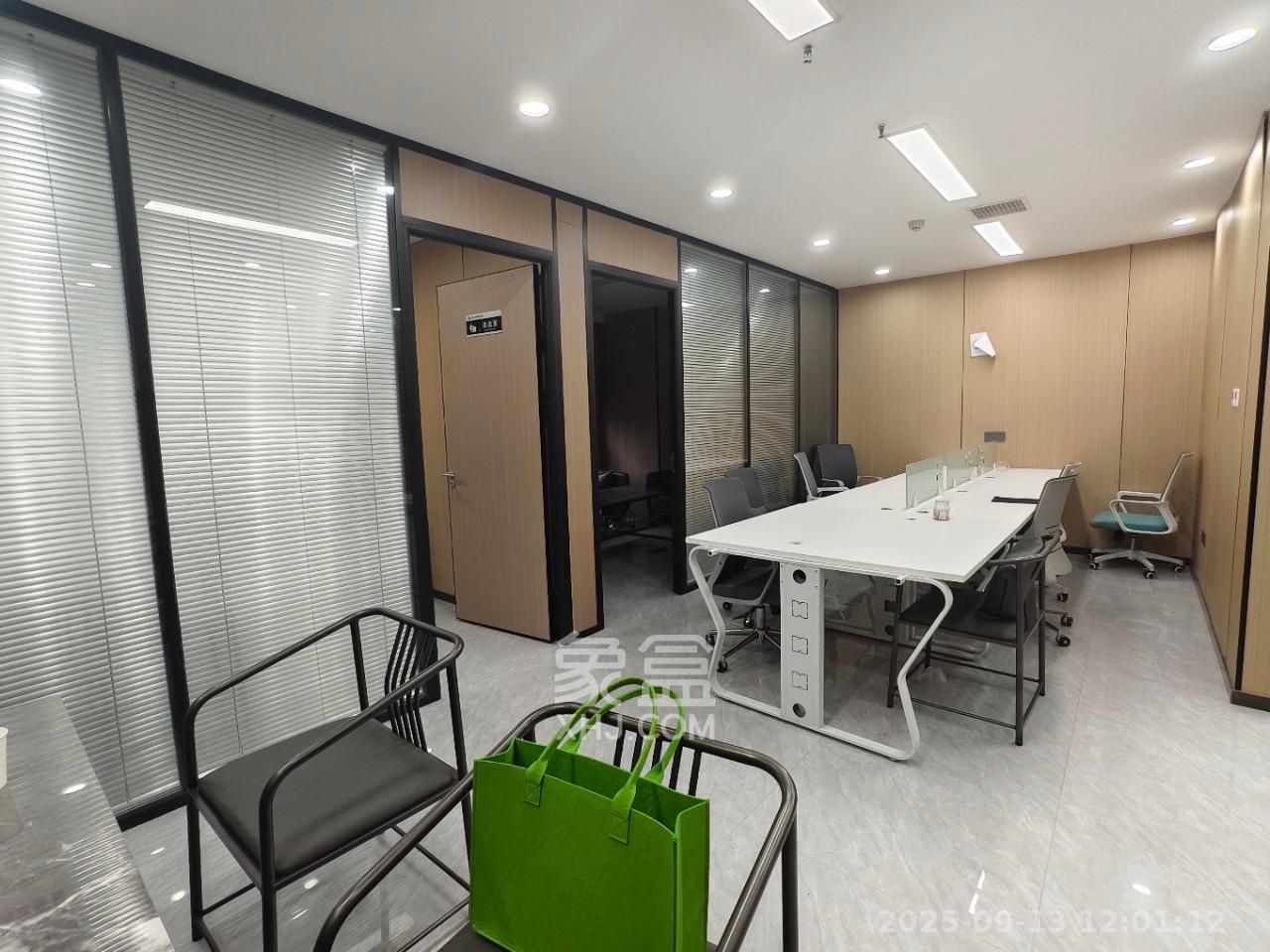 启迪协信中心 4室1厅1卫 7000.0元/月 启迪协信中心 4室1厅1卫 7000.0元/月室内图