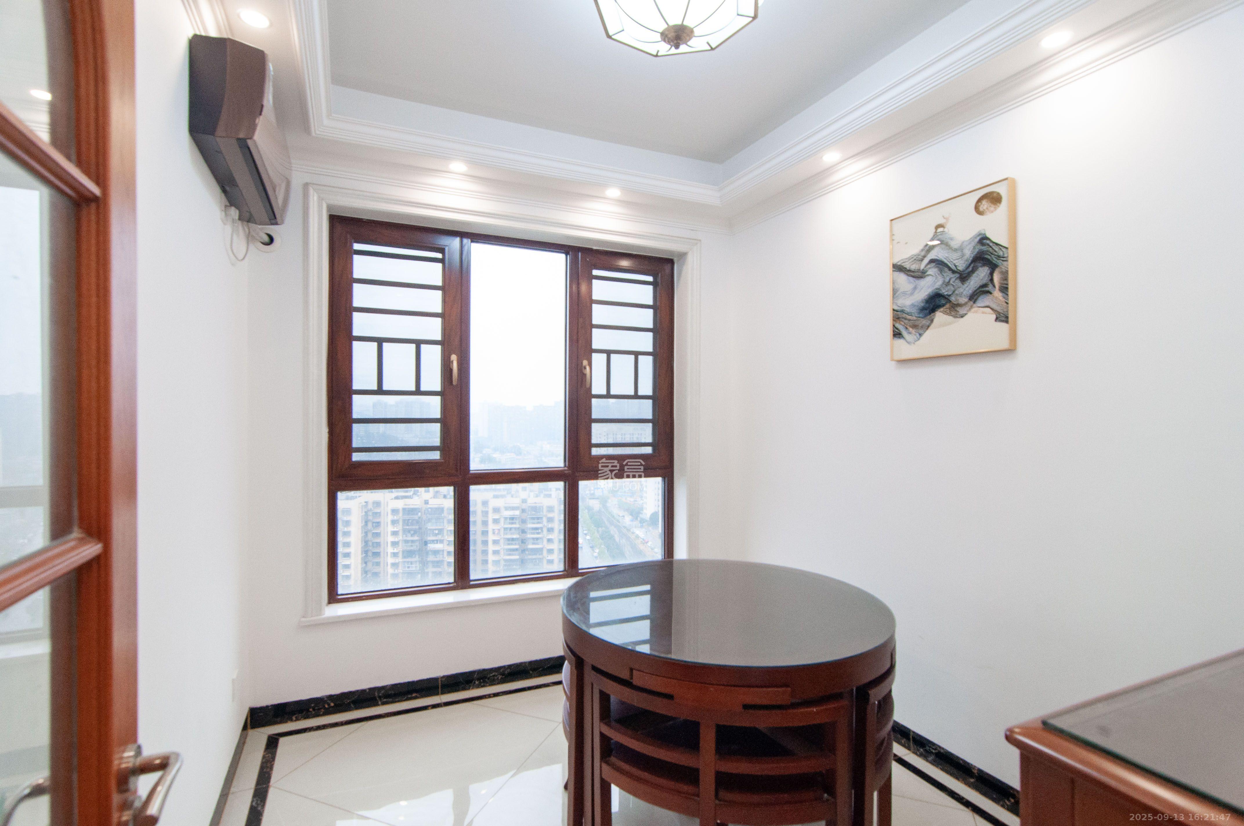 中一九骏(枫桥苑) 4室2厅2卫 4000.0元/月 中一九骏(枫桥苑) 4室2厅2卫 4000.0元/月室内图