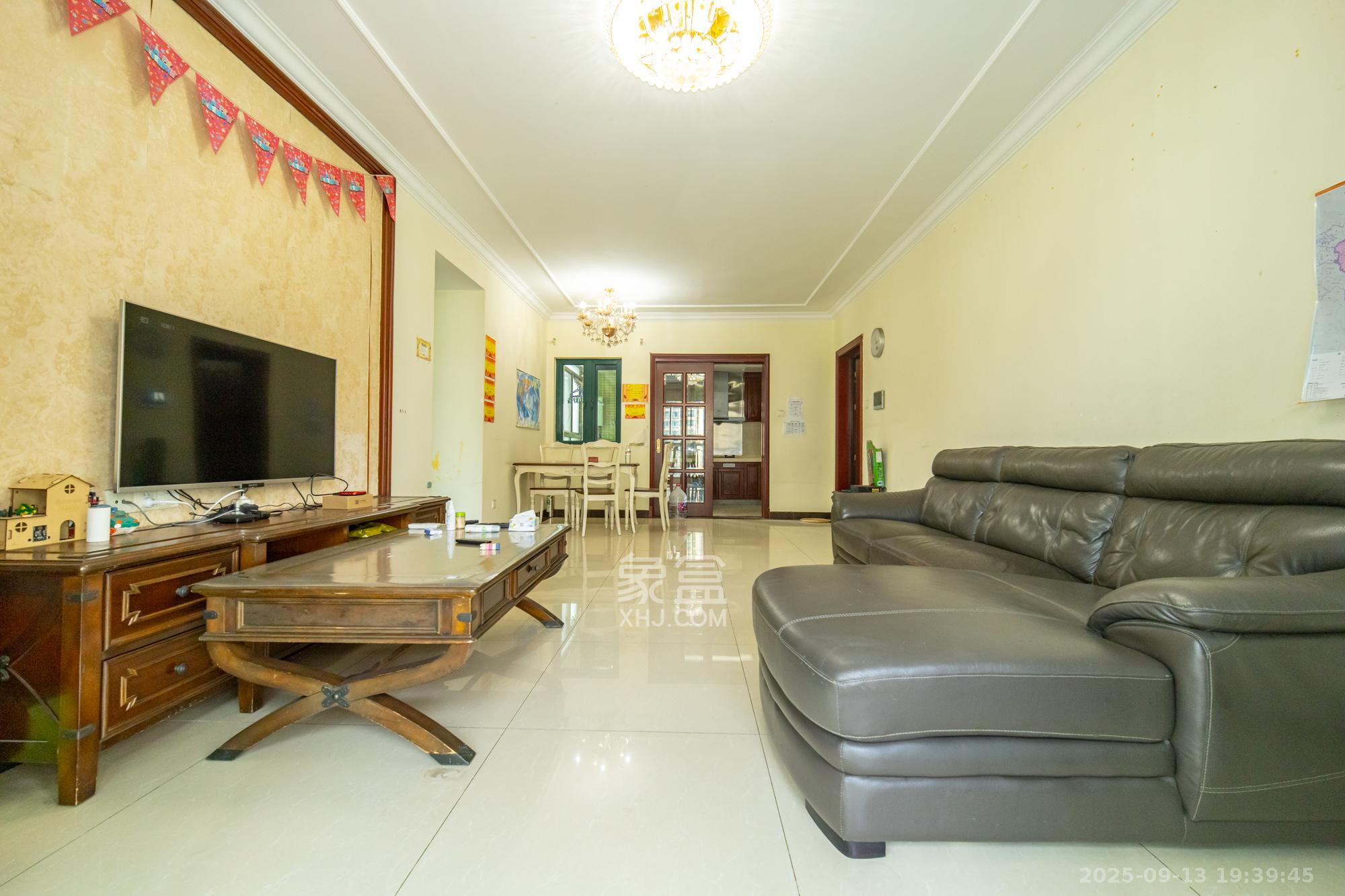 恒大雅苑 3室2厅1卫 86.8万 恒大雅苑 3室2厅1卫 86.8万客厅