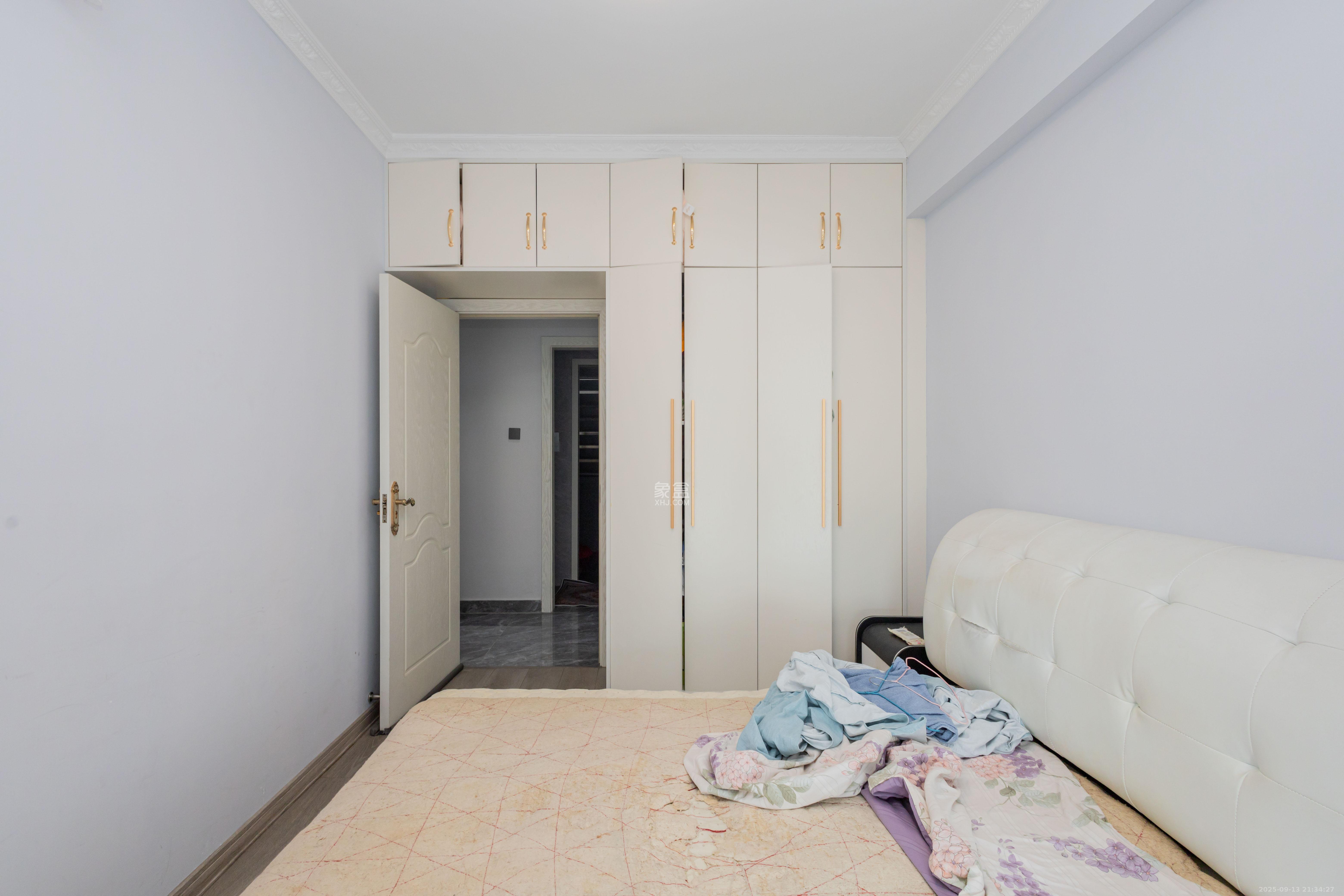 日盛湖湘花苑  3室2厅1卫    84.0万卧室