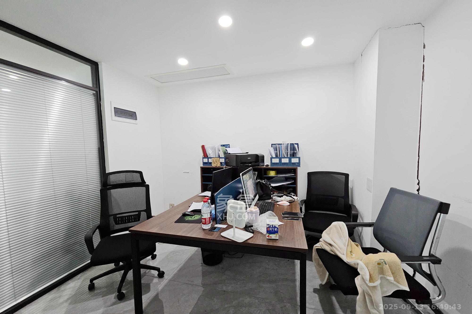 明昇壹城(明昇时代广场)三期 1室1厅1卫 5000.0元/月 明昇壹城(明昇时代广场)三期 1室1厅1卫 5000.0元/月室内图