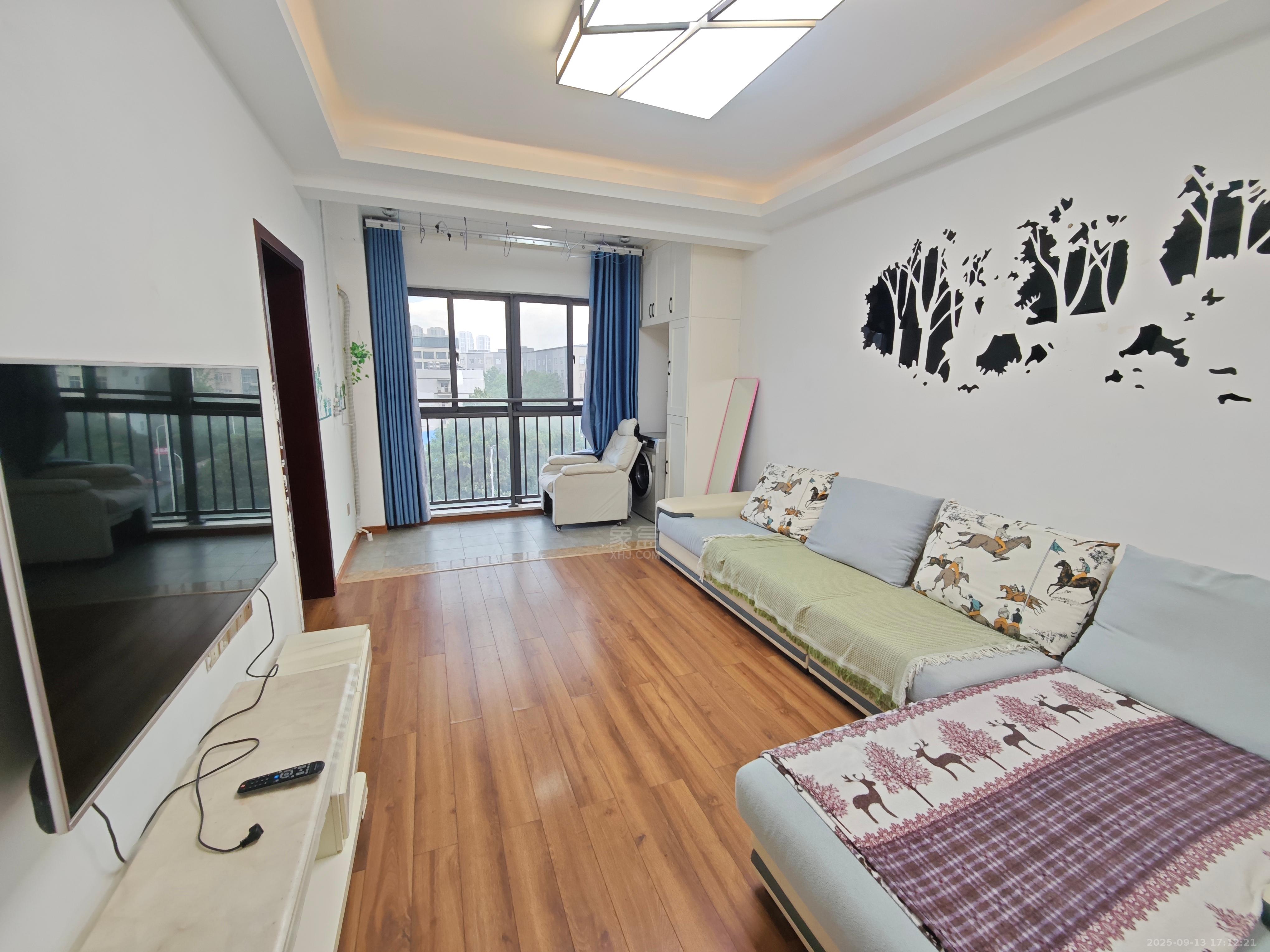 提香蓝岸 3室2厅1卫 1700.0元/月 提香蓝岸 3室2厅1卫 1700.0元/月室内图