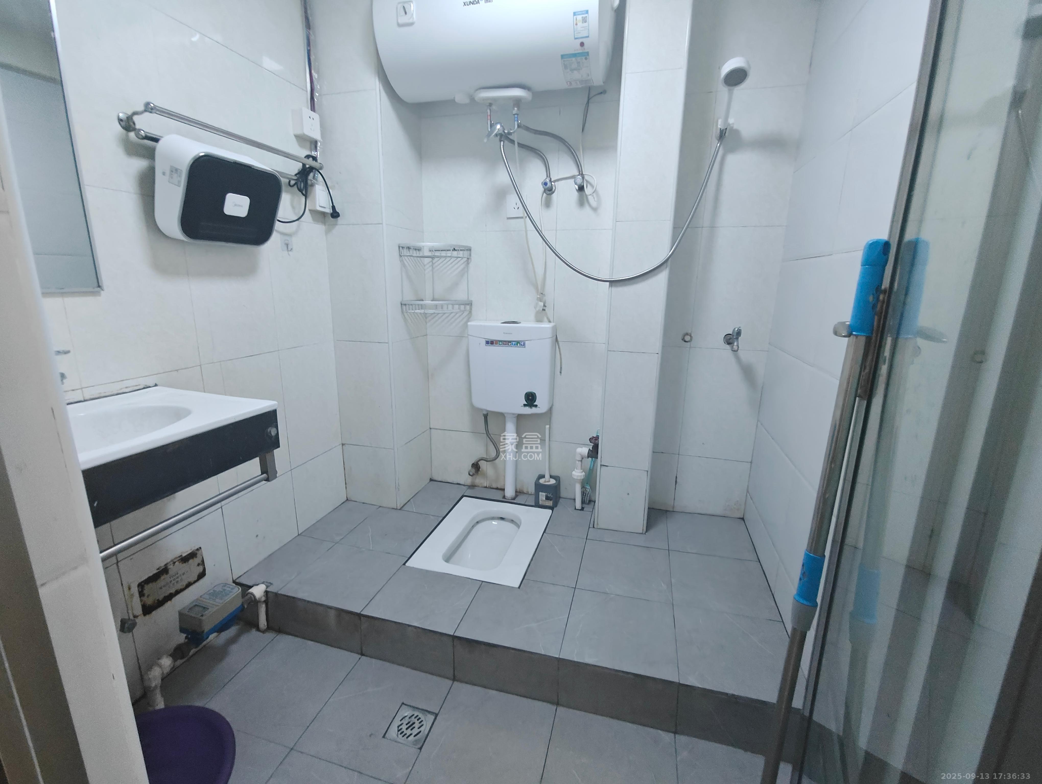 兰卡威国际  1室1厅1卫    1300.0元/月室内图