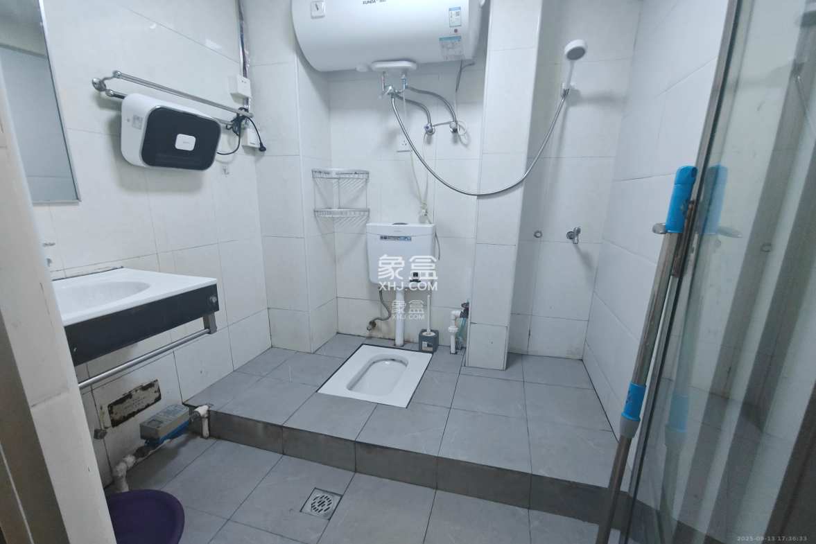 兰卡威国际 1室1厅1卫 1300.0元/月 兰卡威国际 1室1厅1卫 1300.0元/月室内图