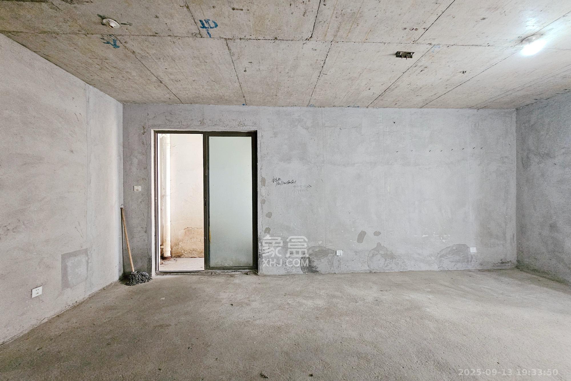 阳光城尚东湾青云苑 2室2厅1卫 73.0万 阳光城尚东湾青云苑 2室2厅1卫 73.0万客厅