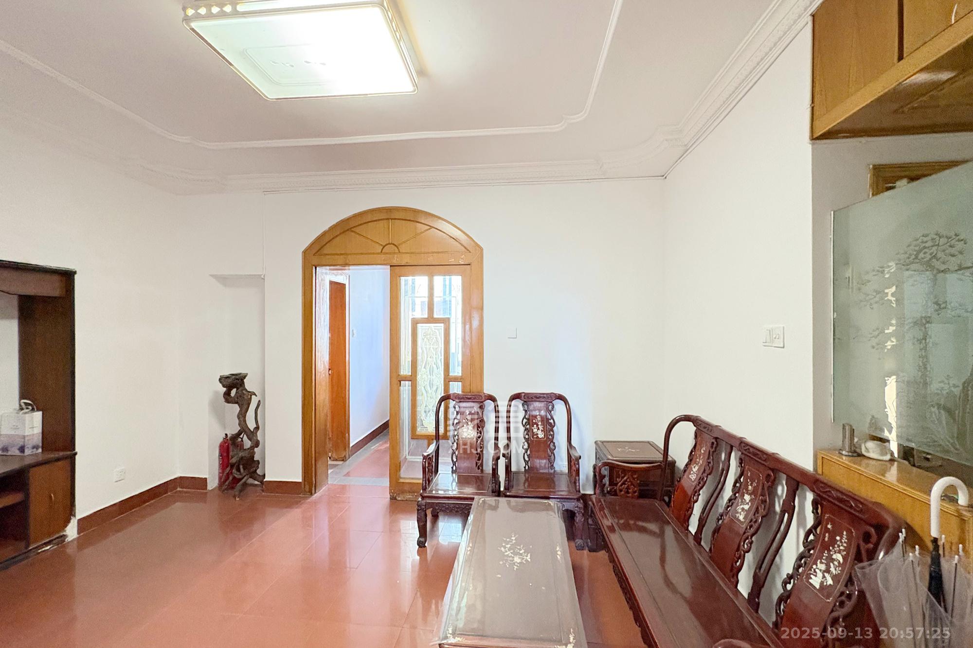 湖南省机械局宿舍（东茅街30号）  2室2厅1卫    68.0万客厅