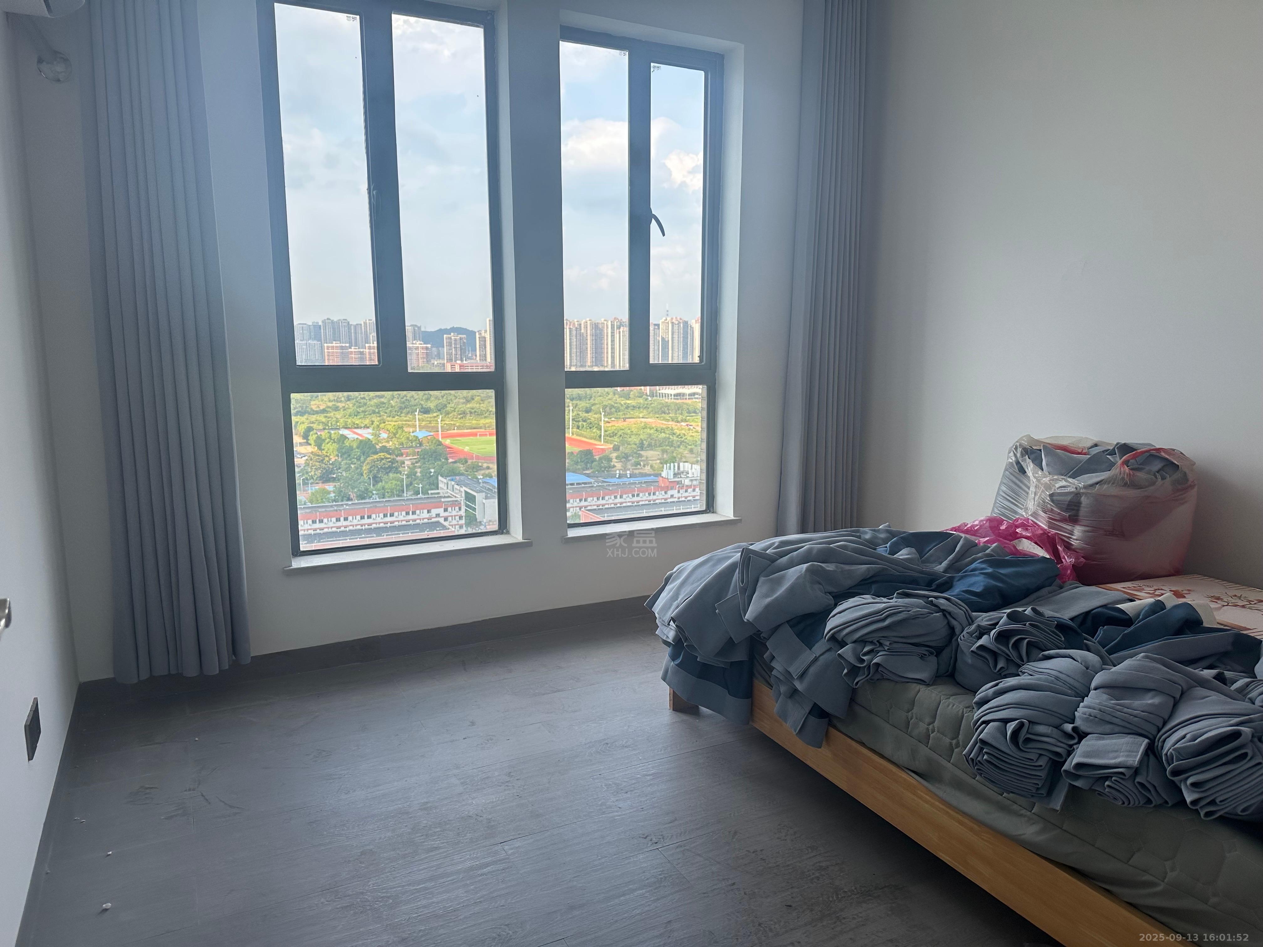 泰山公馆  1室2厅1卫    1500.0元/月室内图