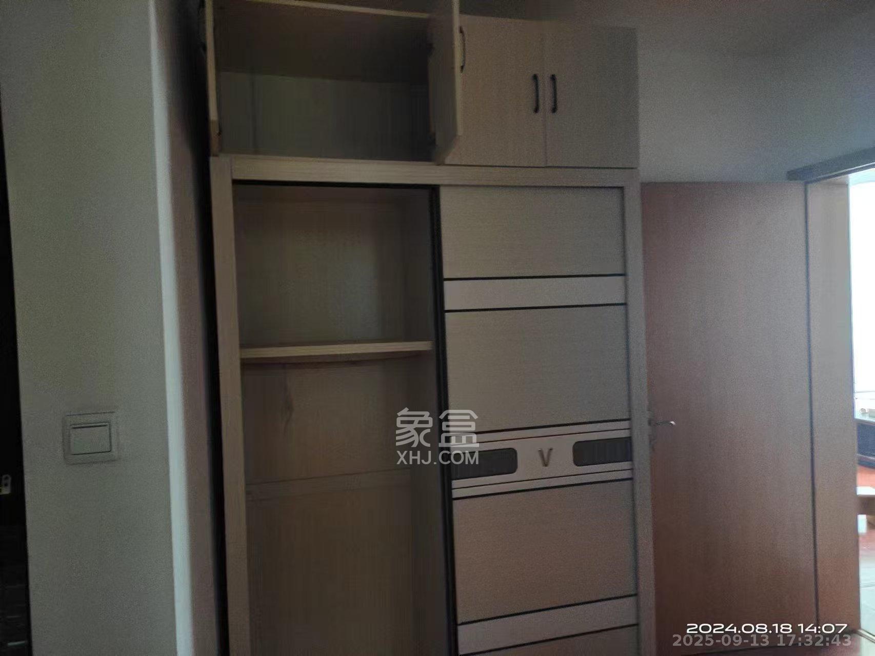 枫华府第 3室2厅1卫 2000.0元/月 枫华府第 3室2厅1卫 2000.0元/月室内图