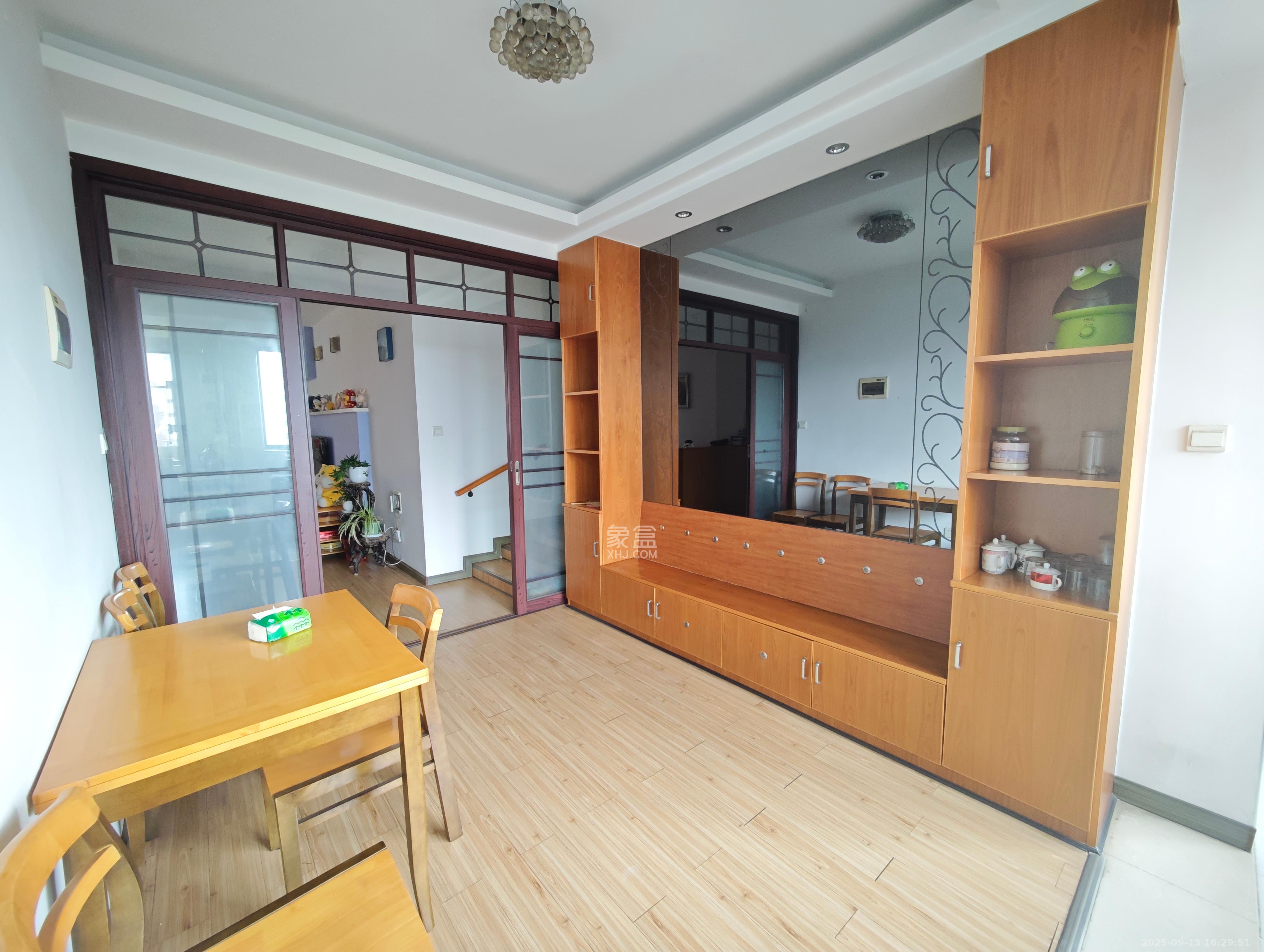 纳帕溪谷  3室2厅2卫   2000.00元/月室内图