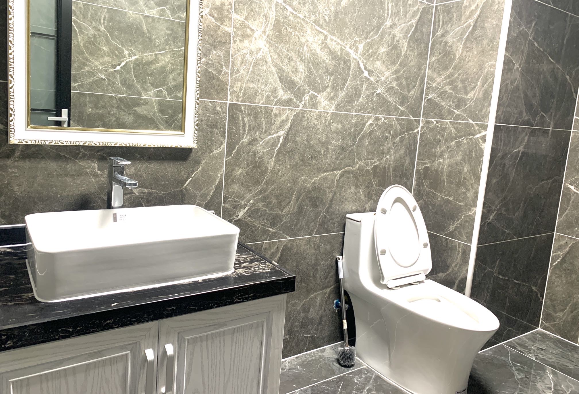 海航豪庭南苑 4室2厅3卫 570.0万 海航豪庭南苑 4室2厅3卫 570.0万室内图