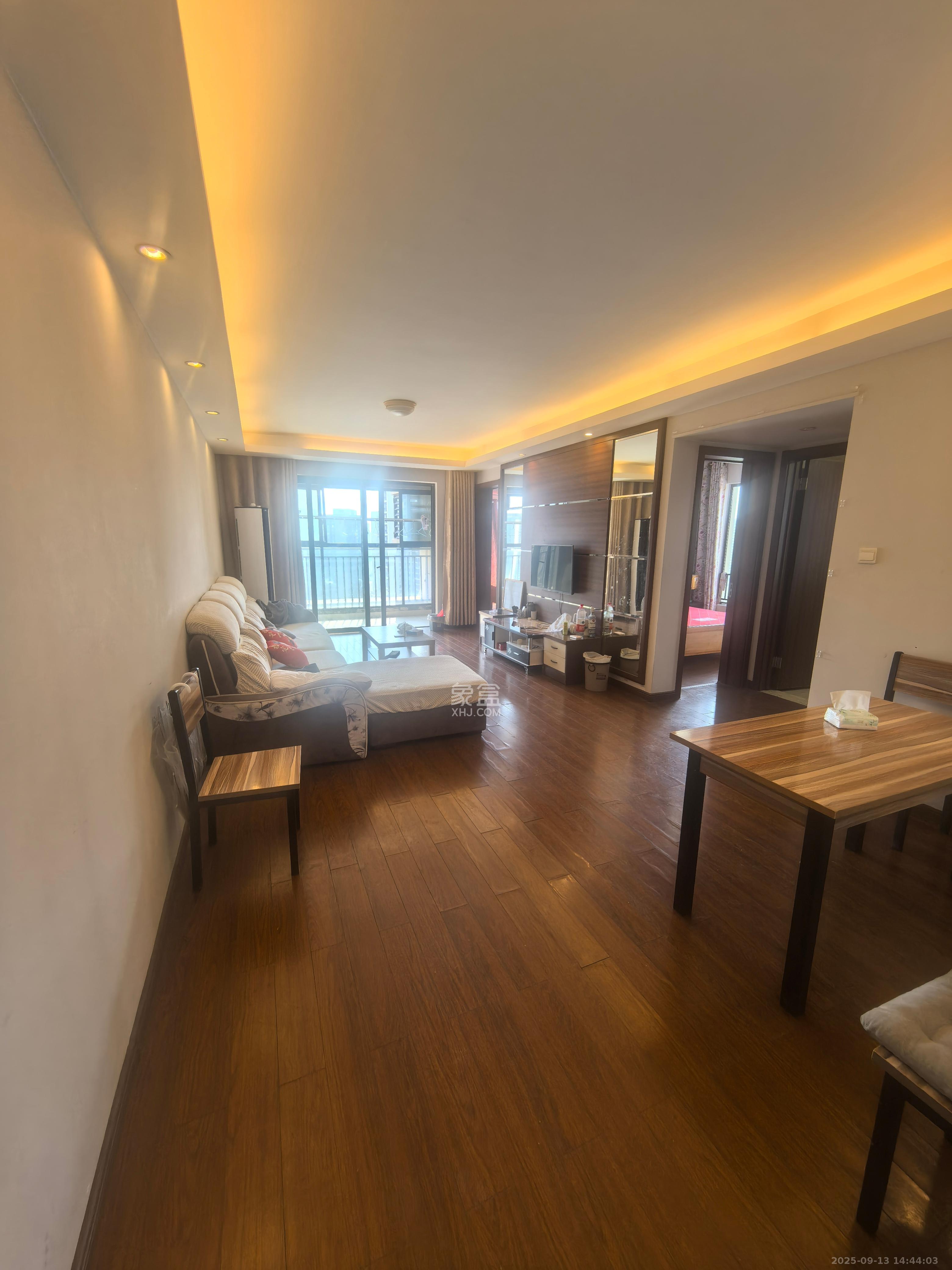 万科金域华府三四期  3室2厅2卫    2300.0元/月 万科金域华府三四期  3室2厅2卫    2300.0元/月室内图