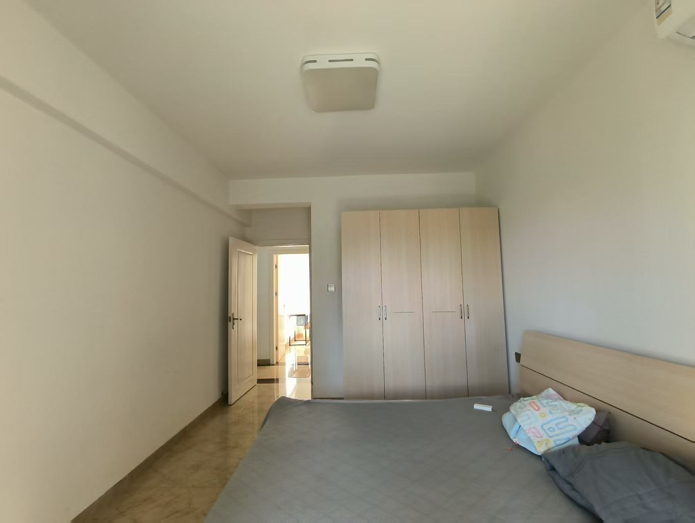 港岛花园 3室2厅2卫 3200.0元/月 港岛花园 3室2厅2卫 3200.0元/月室内图