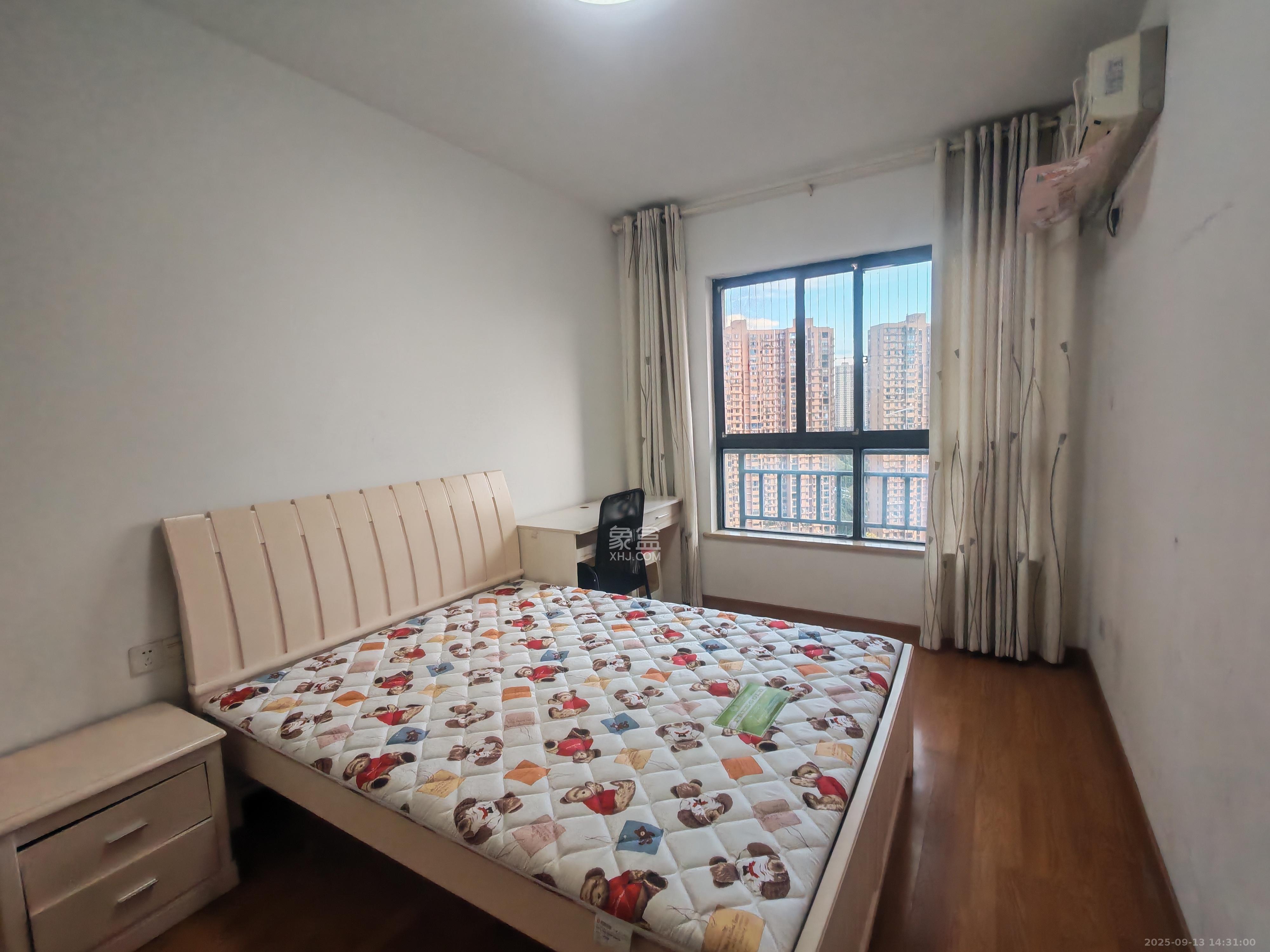 香樟兰亭（朗峰苑）  4室2厅2卫    2800.0元/月室内图