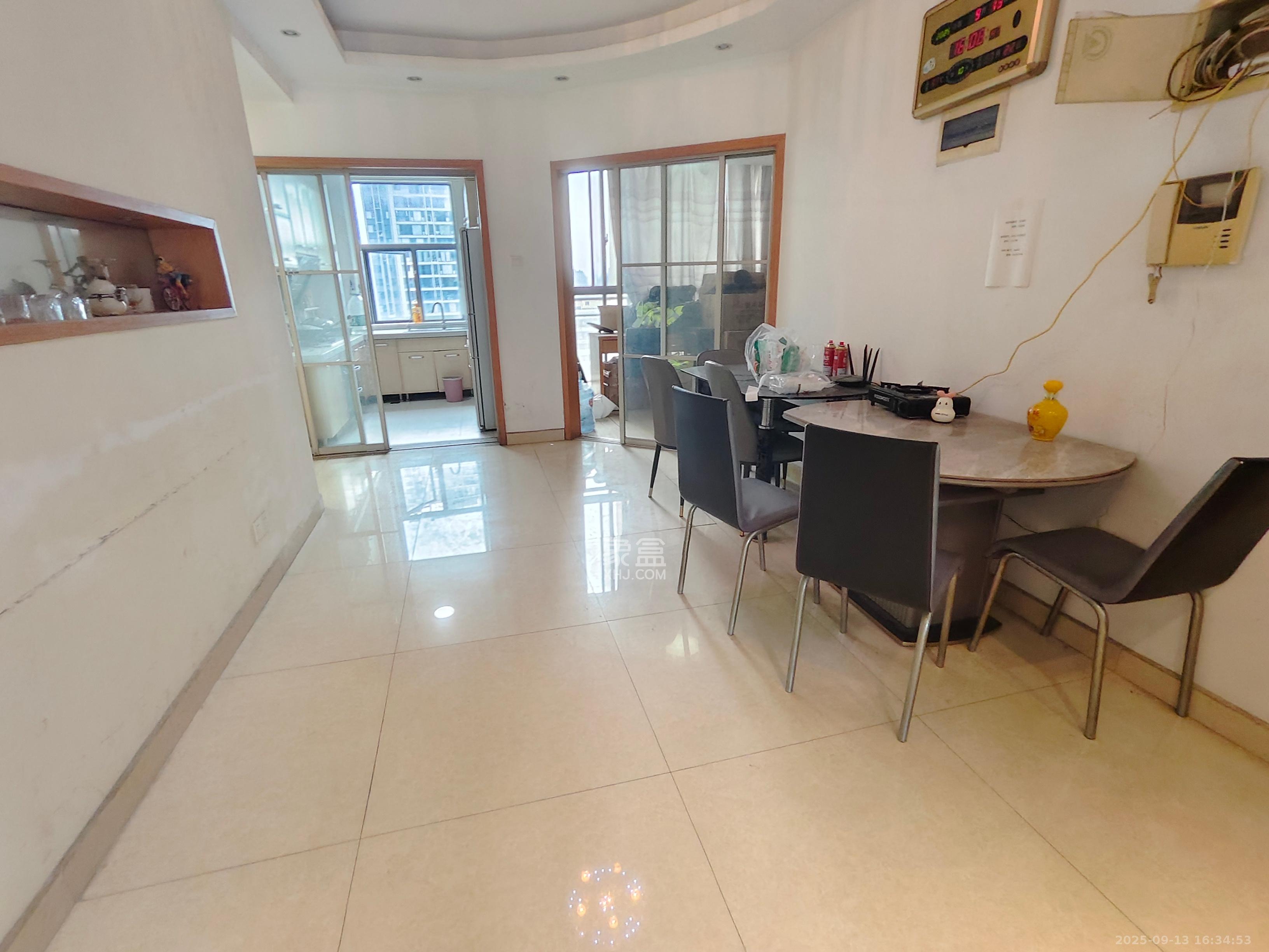 书香名邸 4室1厅1卫 3200.0元/月 书香名邸 4室1厅1卫 3200.0元/月室内图