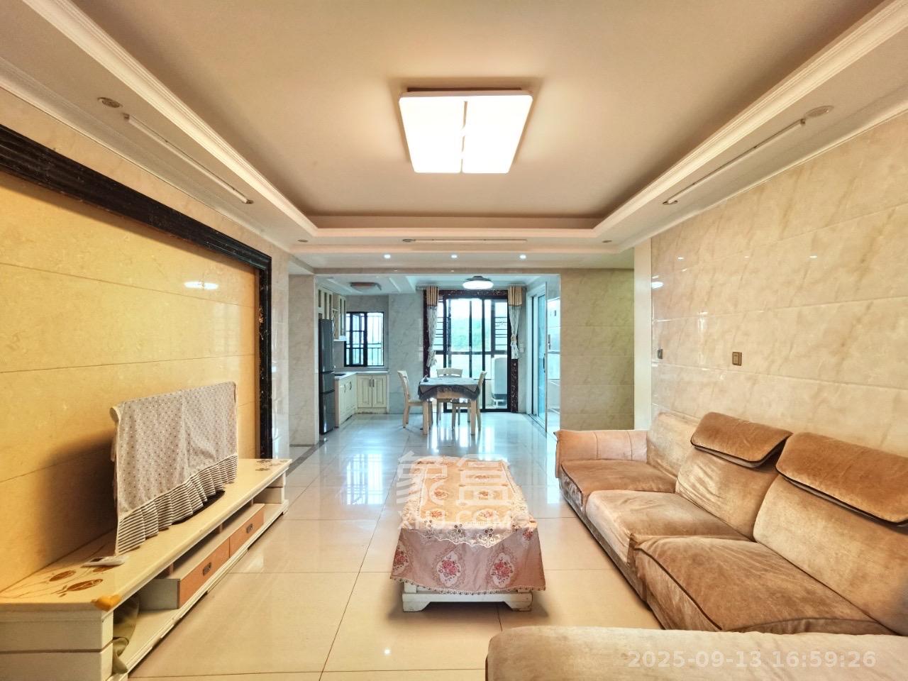 山语城三期  3室2厅2卫    2100.0元/月 山语城三期  3室2厅2卫    2100.0元/月室内图