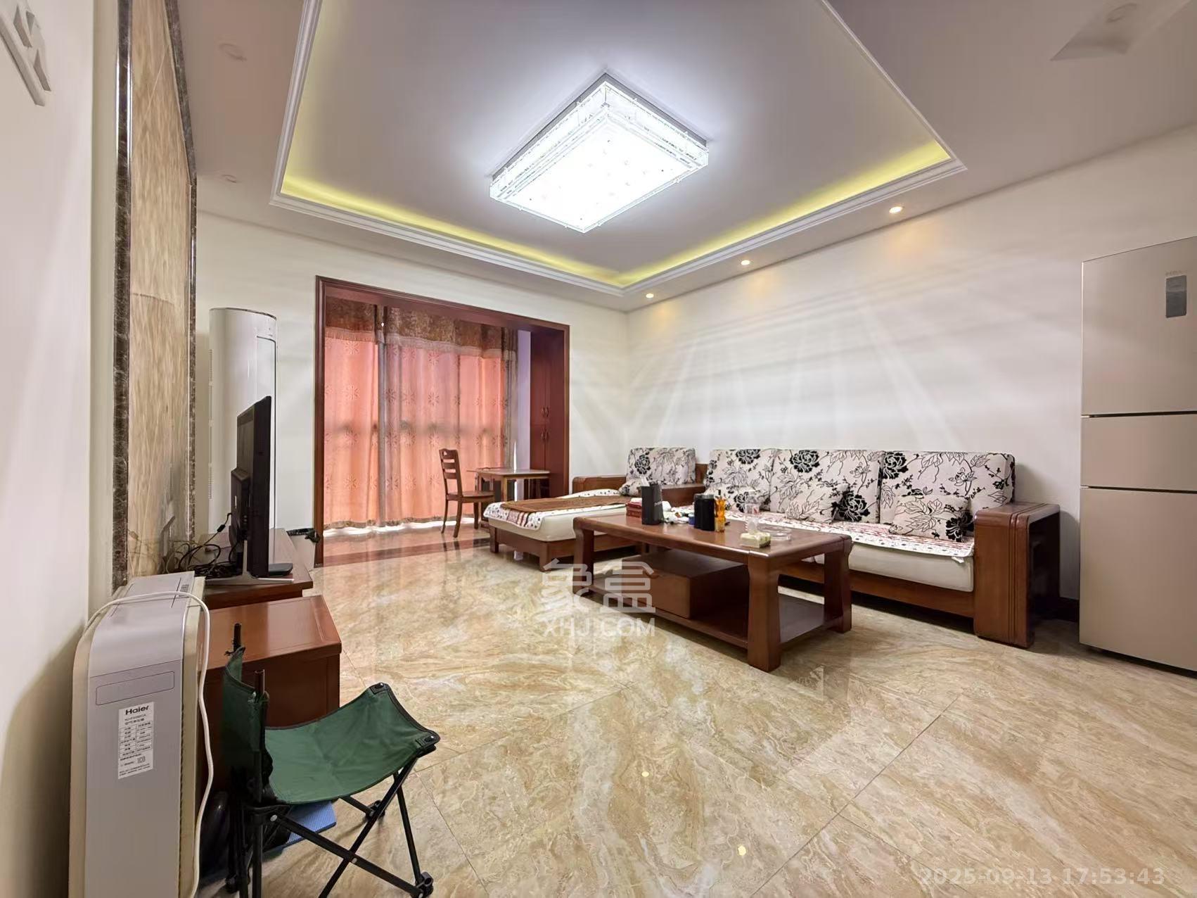 盛地尊域 4室2厅2卫 2000.0元/月 盛地尊域 4室2厅2卫 2000.0元/月室内图