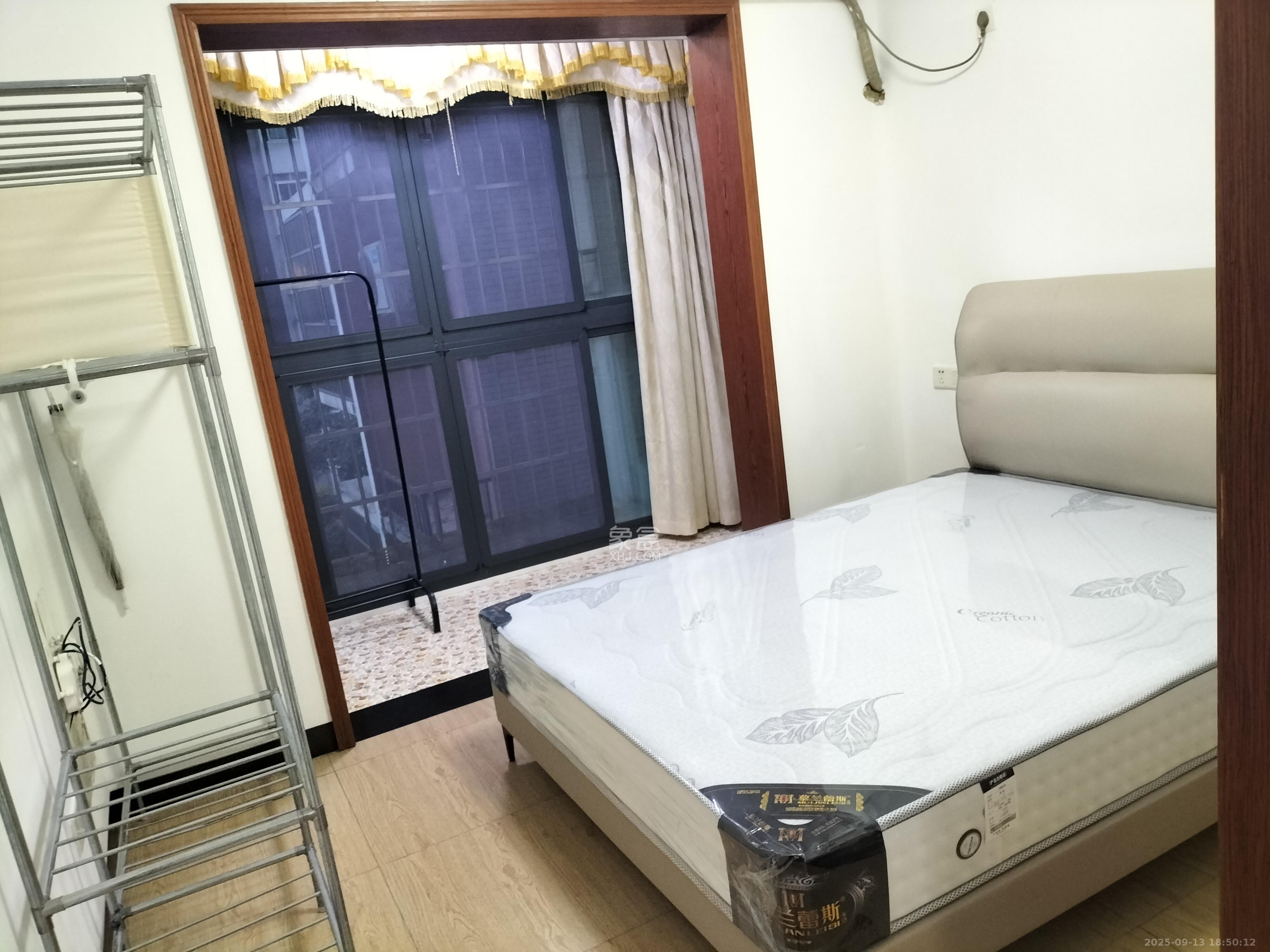 骑龙安置小区 3室2厅2卫 2200.0元/月 骑龙安置小区 3室2厅2卫 2200.0元/月室内图