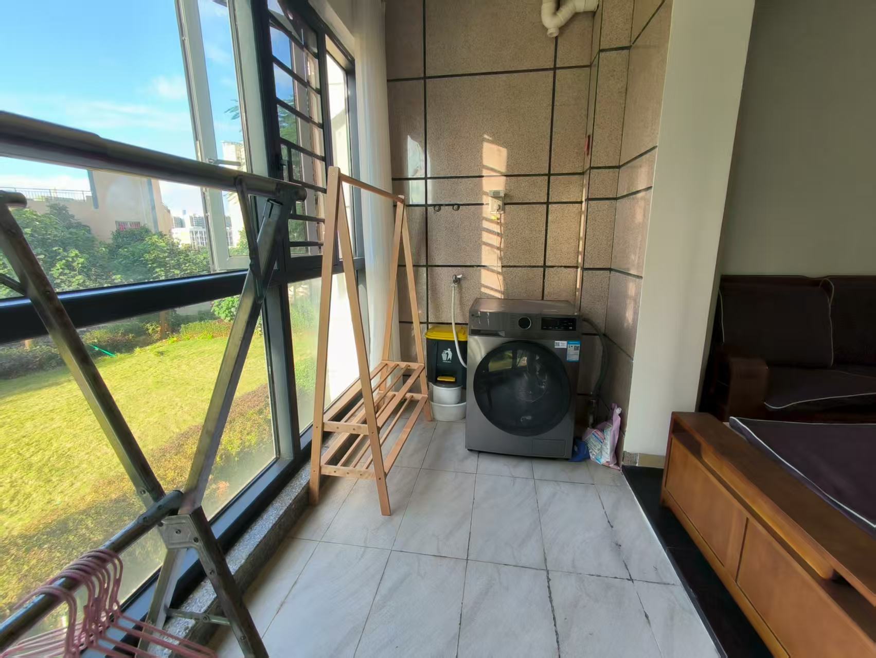 港岛花园 3室2厅2卫 3200.0元/月 港岛花园 3室2厅2卫 3200.0元/月室内图