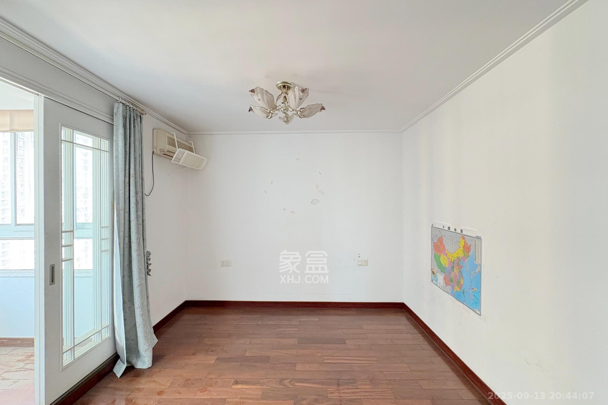 君临天厦  3室2厅1卫    150.0万 君临天厦  3室2厅1卫    150.0万其他