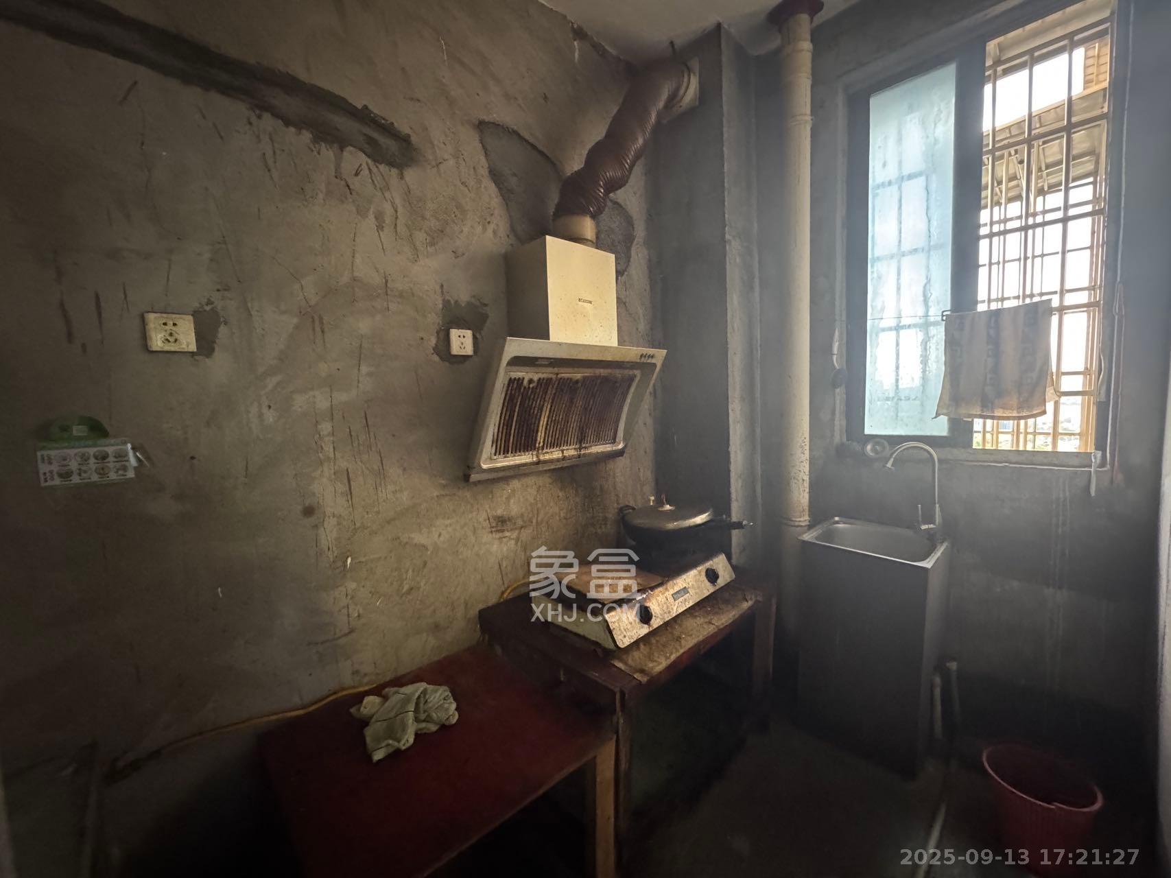 康斯丹郡(融程领秀佳园) 2室2厅1卫 1300.0元/月 康斯丹郡(融程领秀佳园) 2室2厅1卫 1300.0元/月室内图