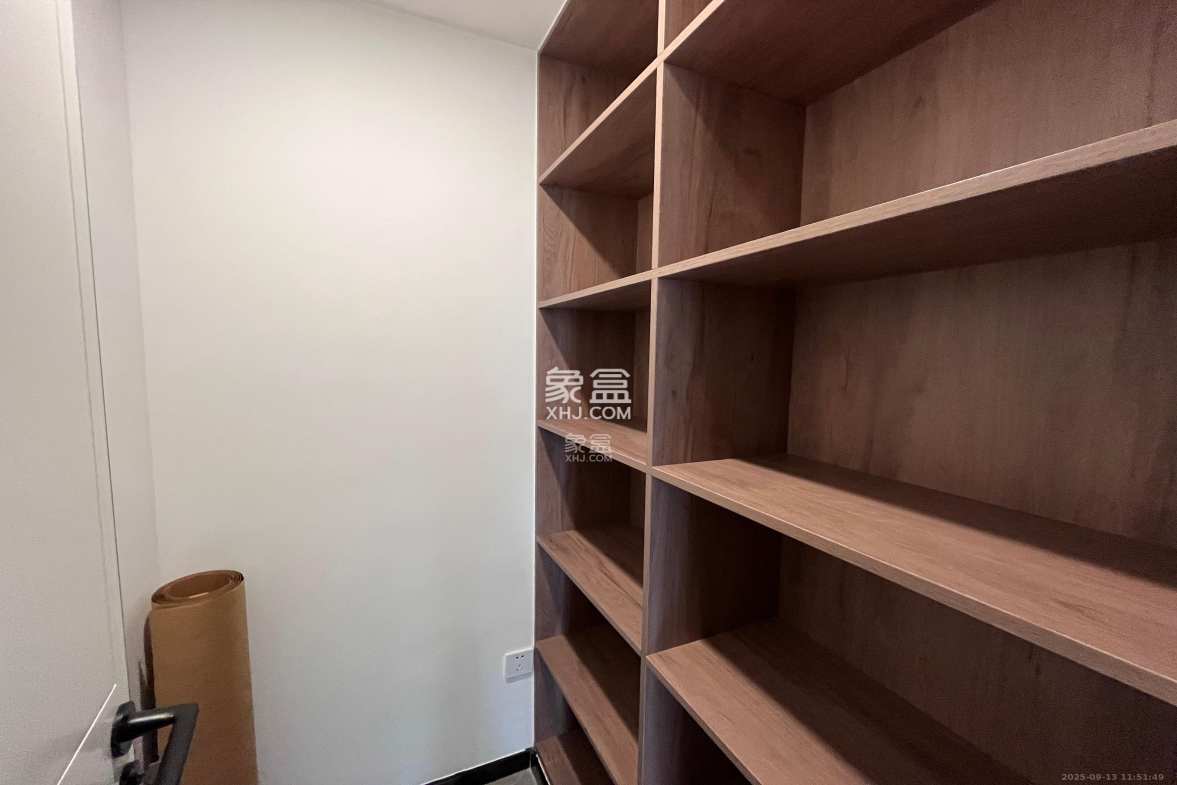 华润琨瑜府  4室2厅2卫    4500.0元/月 华润琨瑜府  4室2厅2卫    4500.0元/月室内图