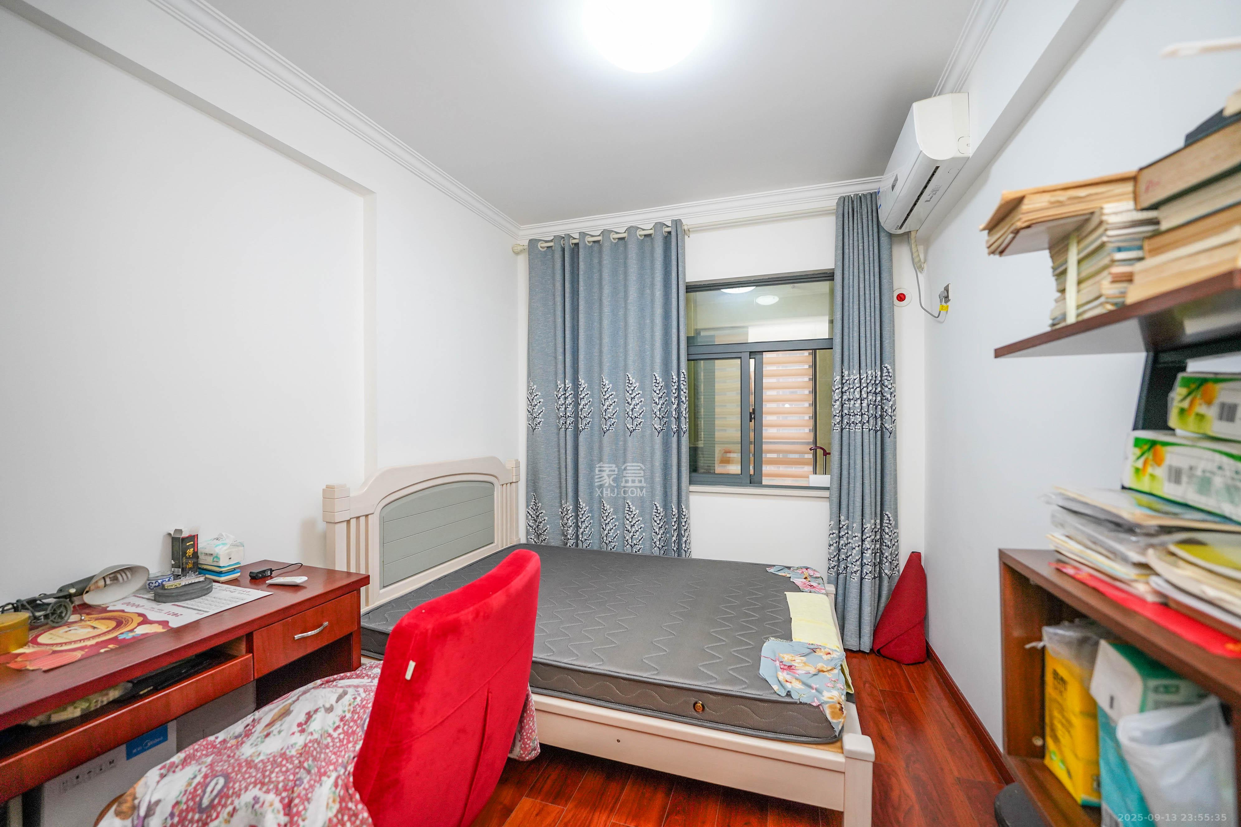 和美星城  3室3厅1卫    115.0万卧室