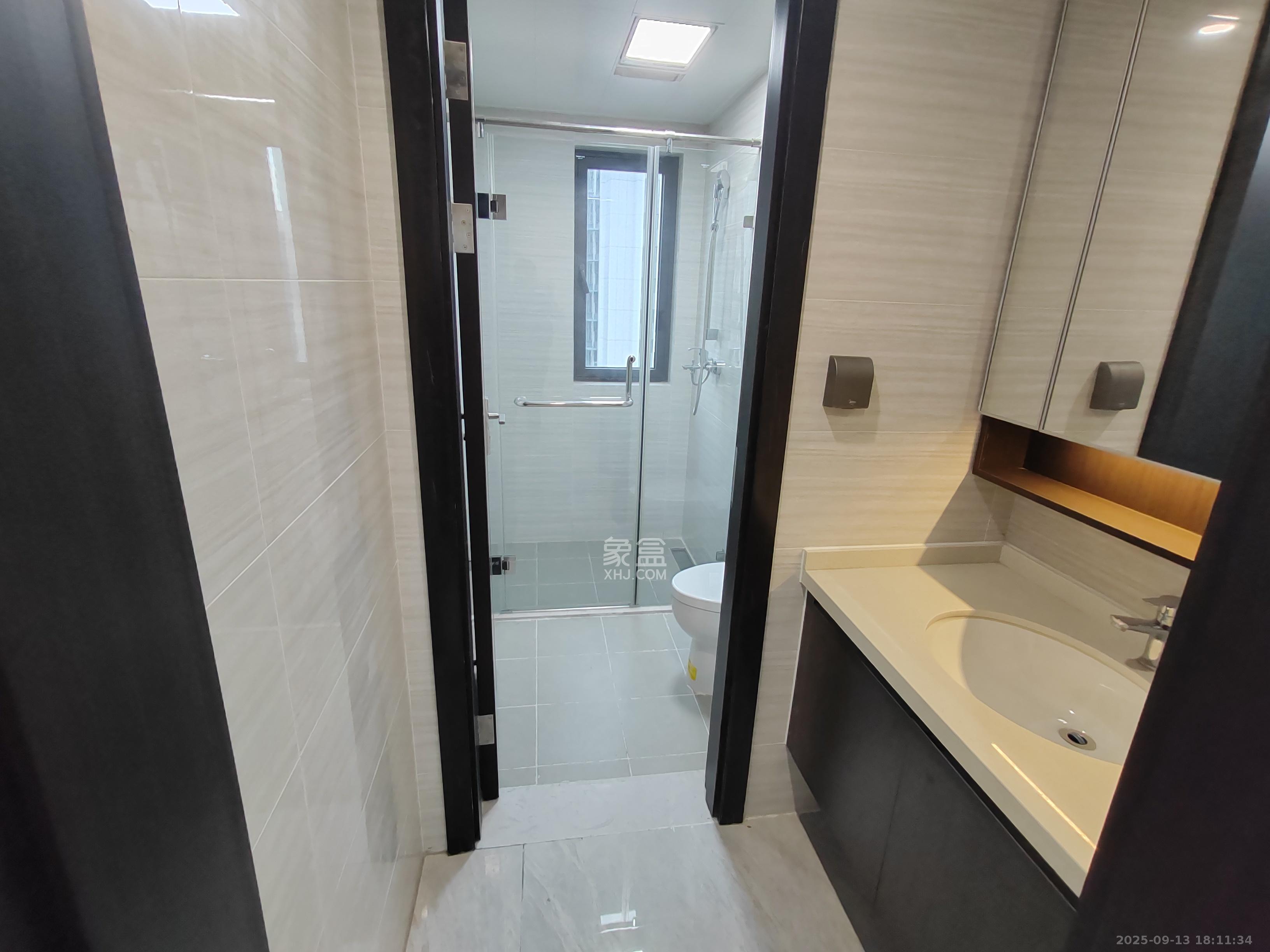 长沙美的麓府 4室2厅2卫 2700.0元/月 长沙美的麓府 4室2厅2卫 2700.0元/月室内图