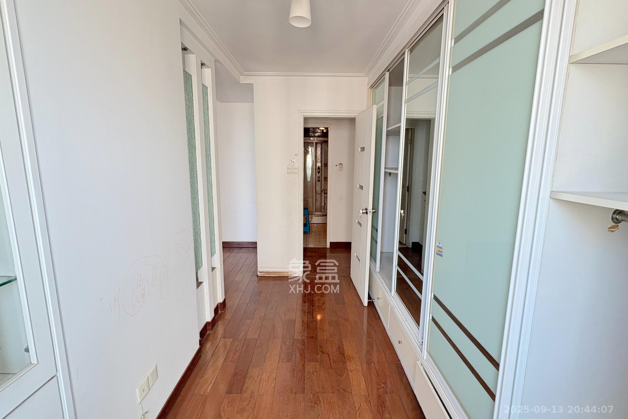 君临天厦  3室2厅1卫    150.0万 君临天厦  3室2厅1卫    150.0万其他