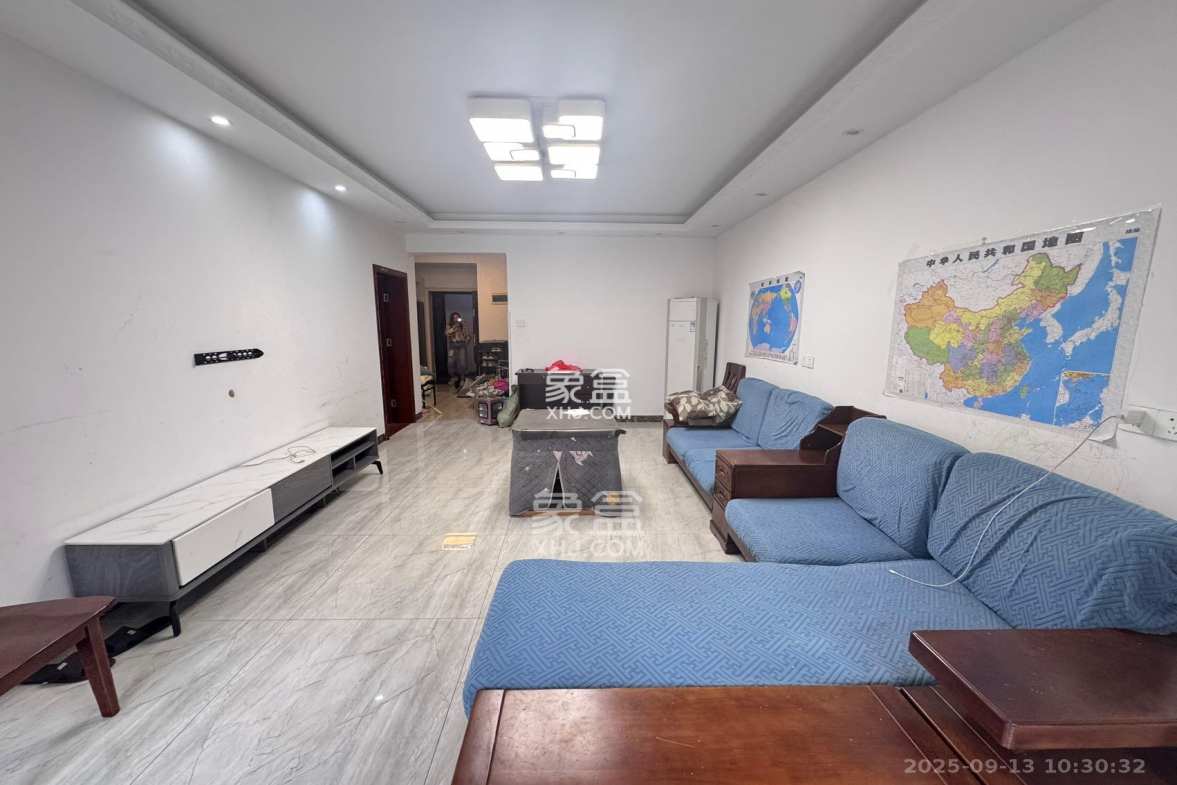 邦盛水岸御园  3室2厅1卫    1800.0元/月 邦盛水岸御园  3室2厅1卫    1800.0元/月室内图