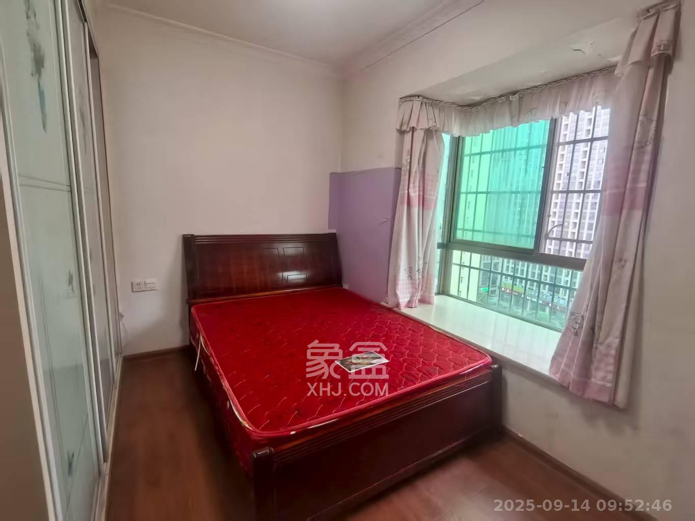 麓谷加州阳光 3室2厅2卫 2300.0元/月 麓谷加州阳光 3室2厅2卫 2300.0元/月室内图