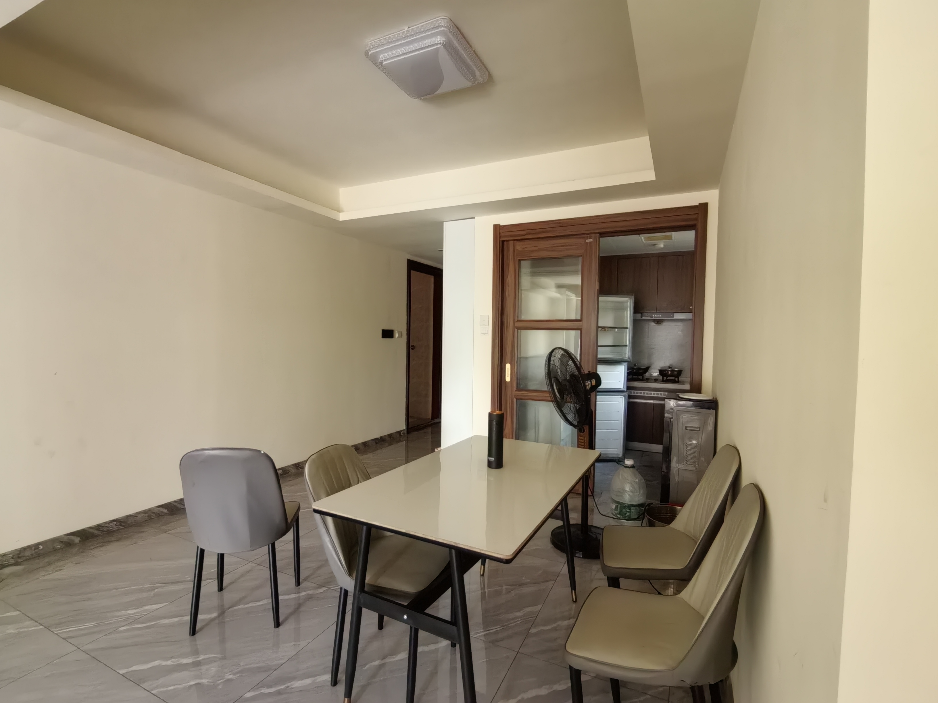 碧桂园翘楚棠  4室2厅2卫    2000.0元/月室内图