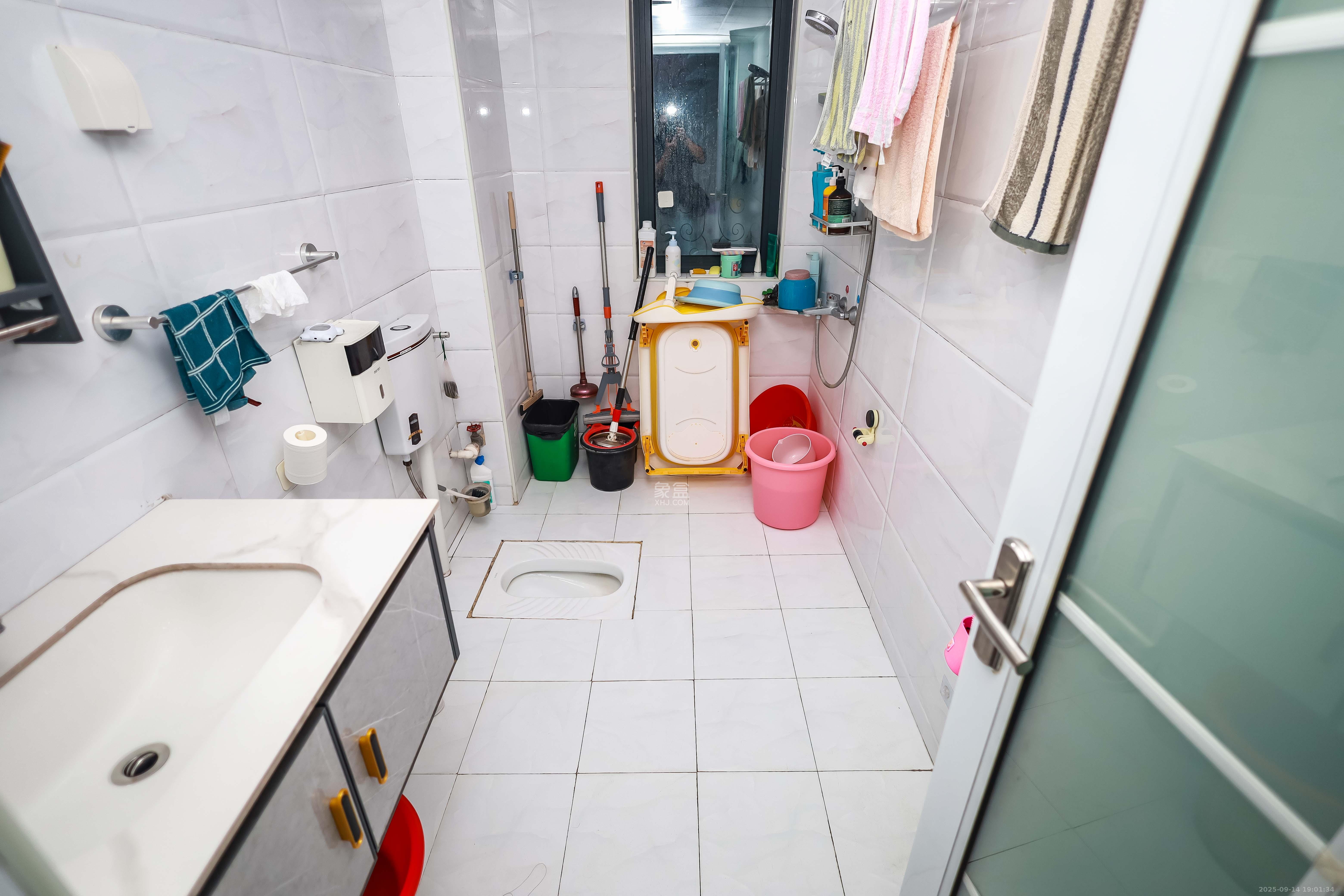 长房时代城 3室2厅1卫 80.0万 长房时代城 3室2厅1卫 80.0万卫生间