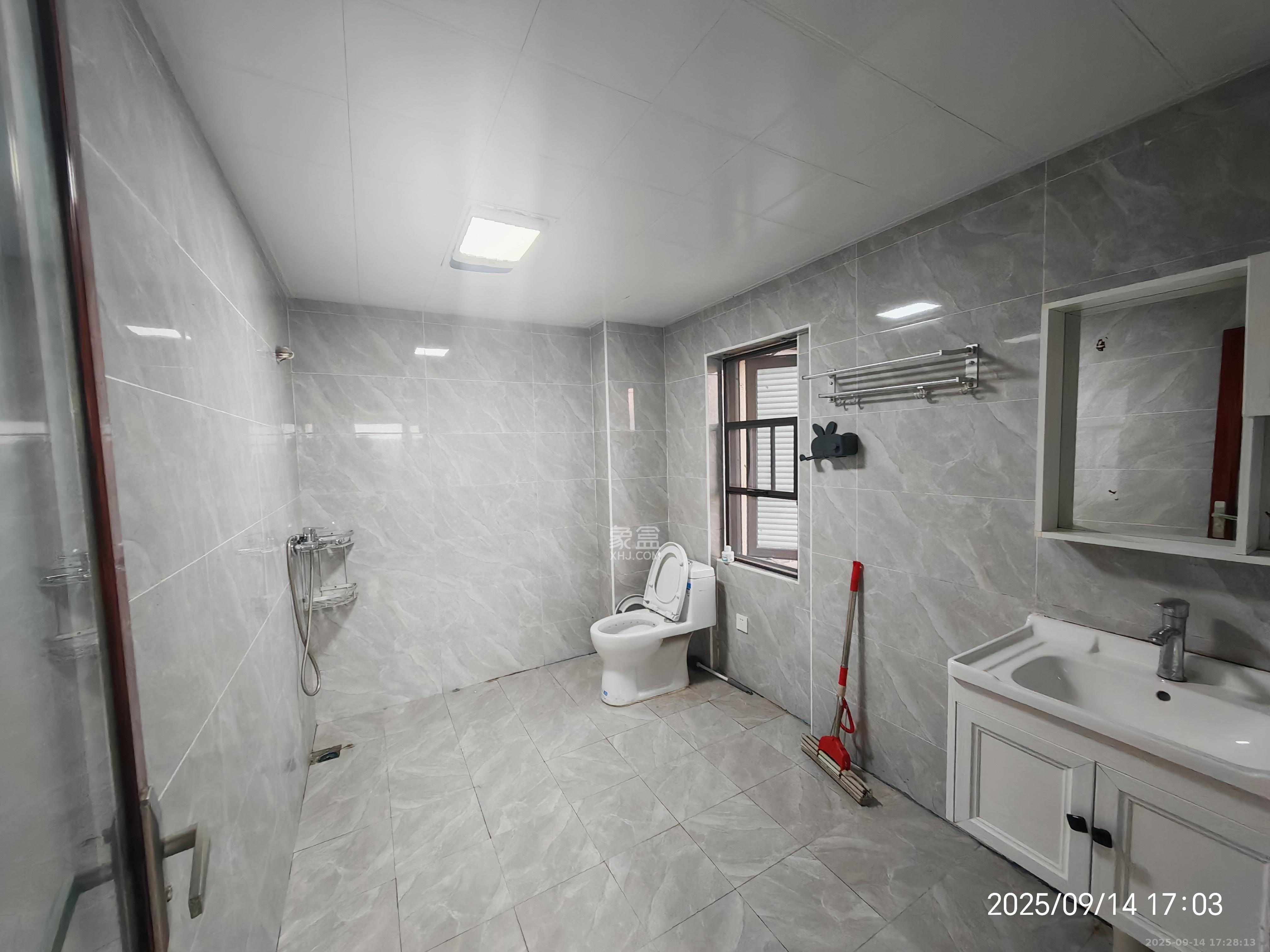 梅溪正荣府  4室2厅2卫    3400.0元/月室内图