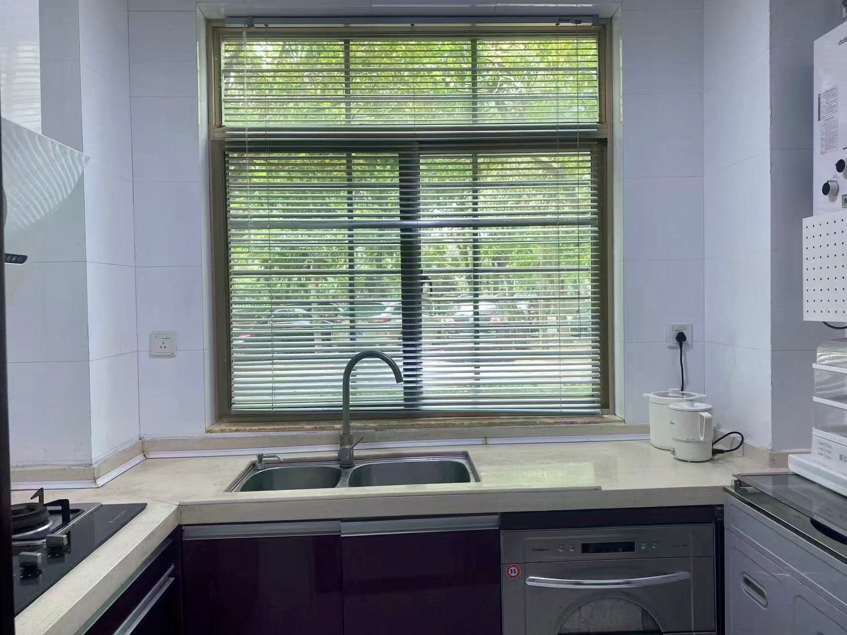 省人大机关住宅小区(海府一横路) 4室2厅2卫 242.0万 省人大机关住宅小区(海府一横路) 4室2厅2卫 242.0万客厅