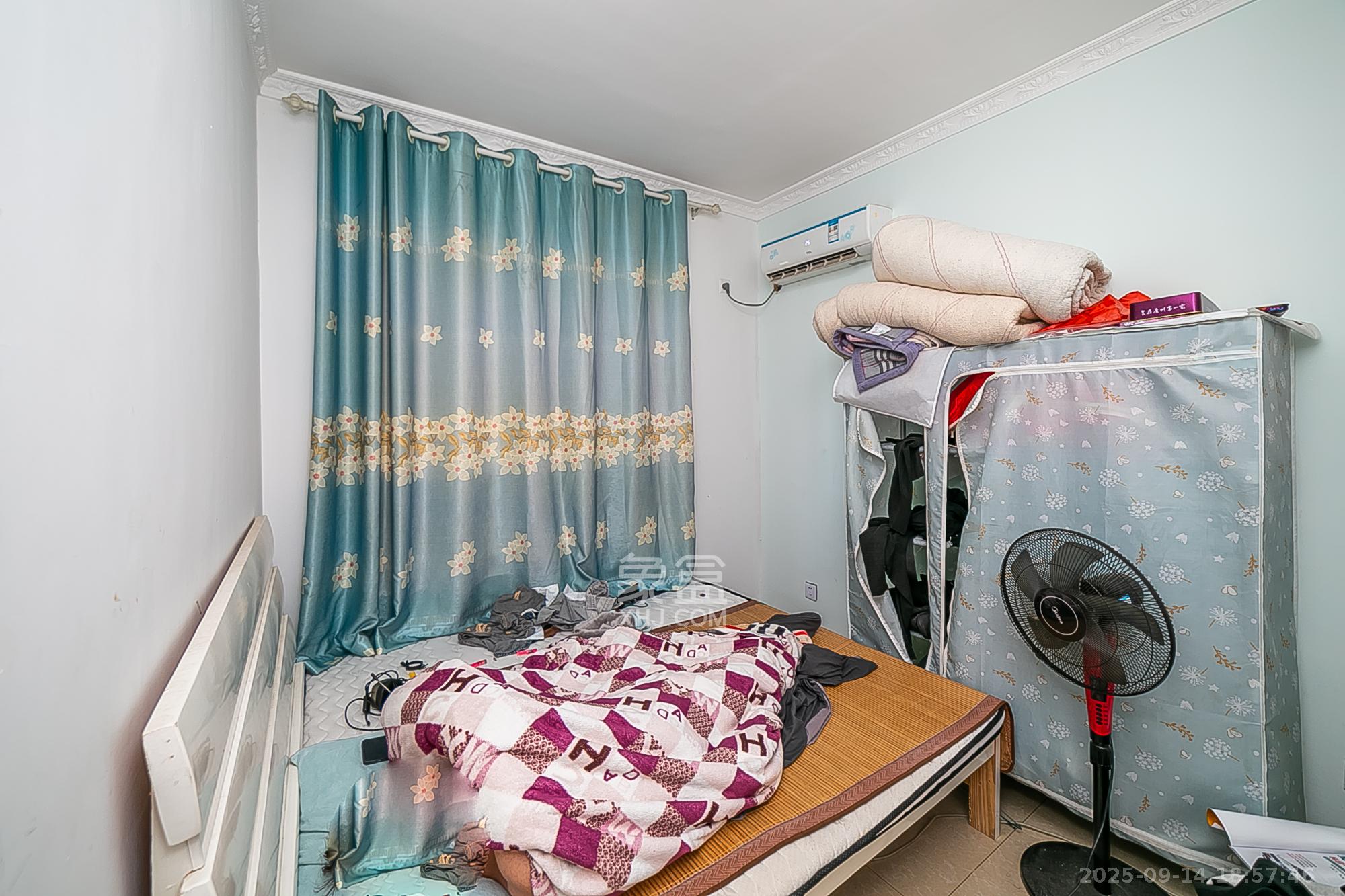 荣悦台  2室2厅1卫    132.0万 荣悦台  2室2厅1卫    132.0万卧室