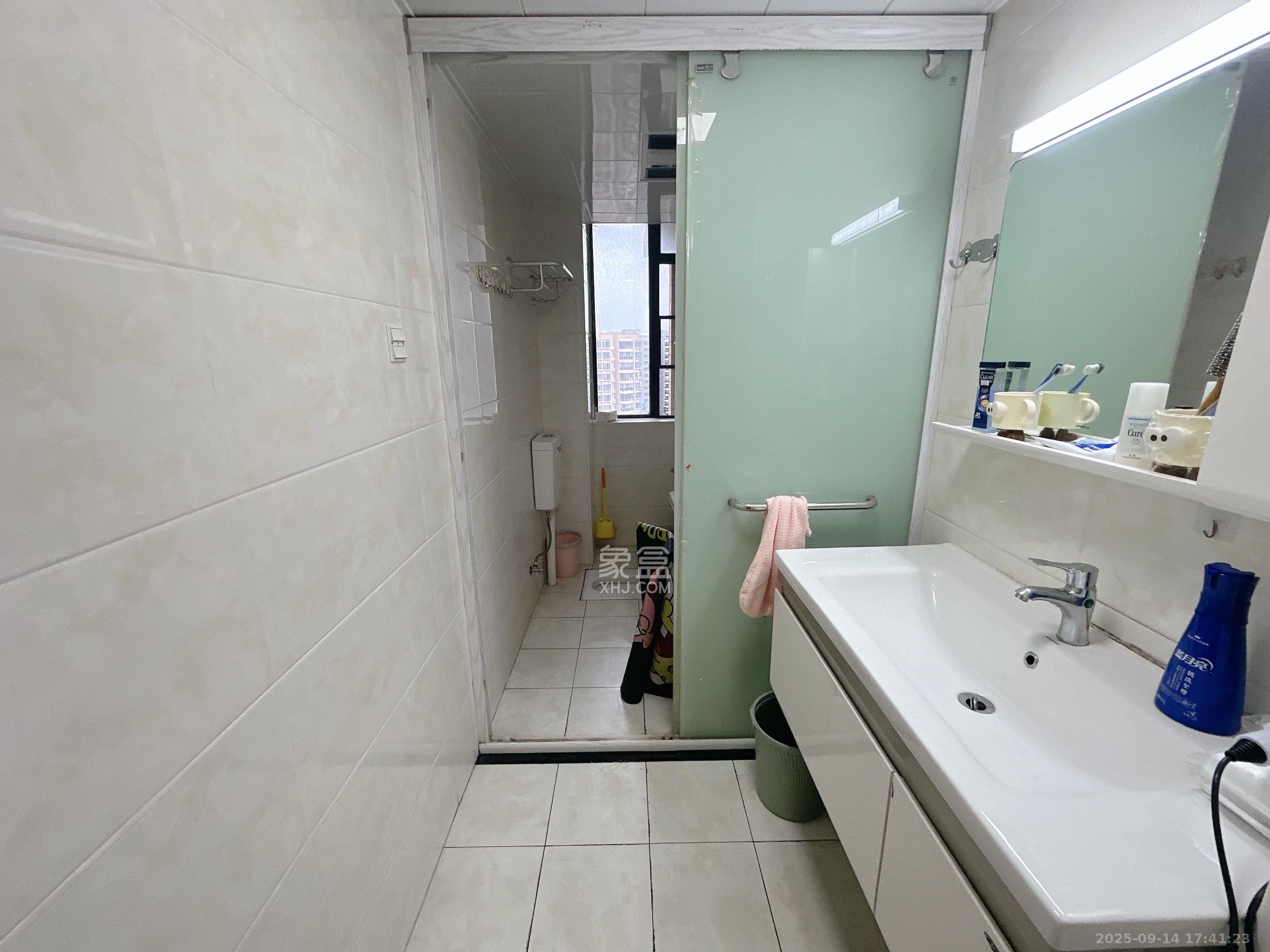 香江锦城 3室2厅1卫 4000.0元/月 香江锦城 3室2厅1卫 4000.0元/月室内图