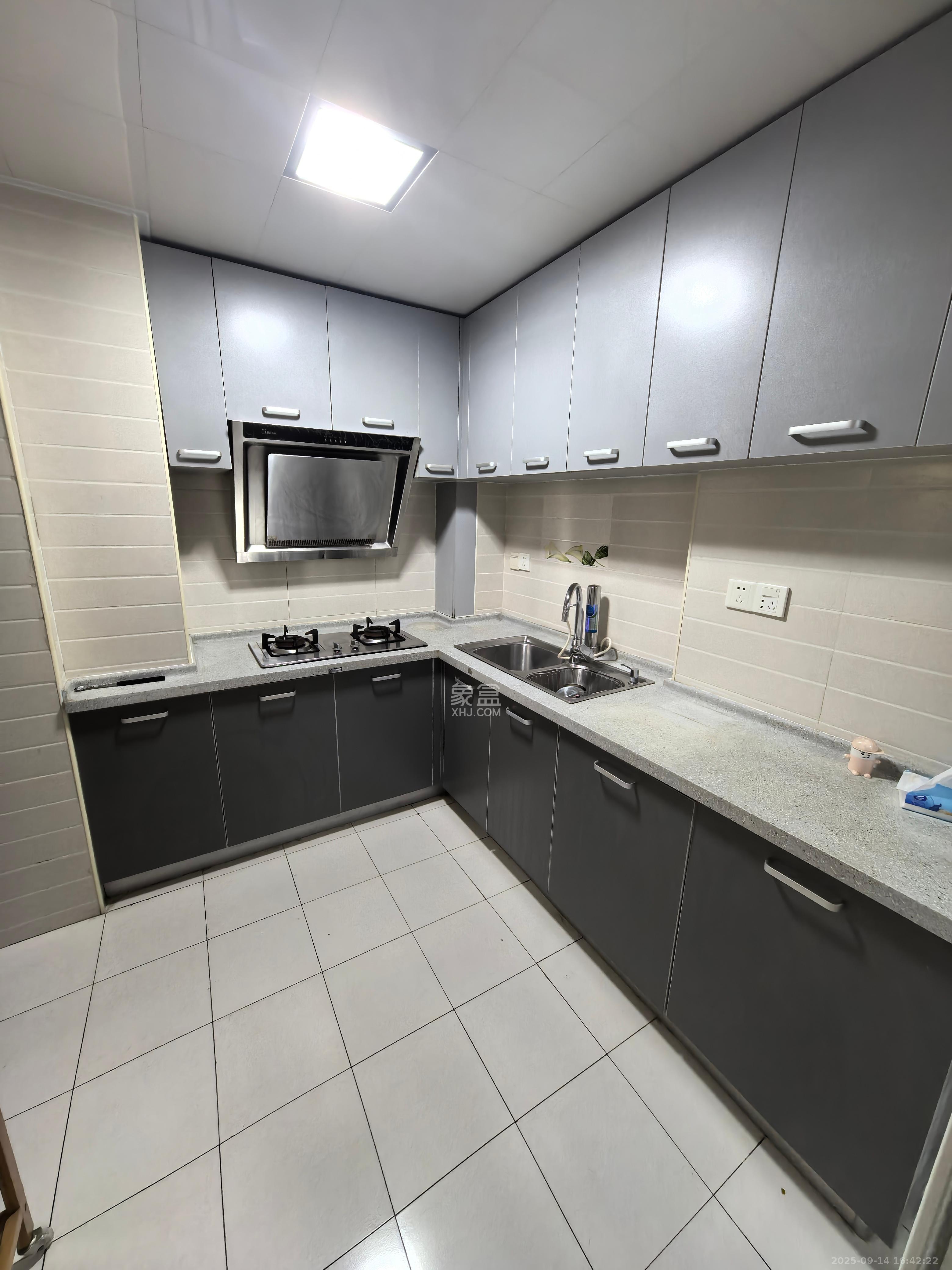 月畔湾  2室2厅1卫    2200.0元/月室内图