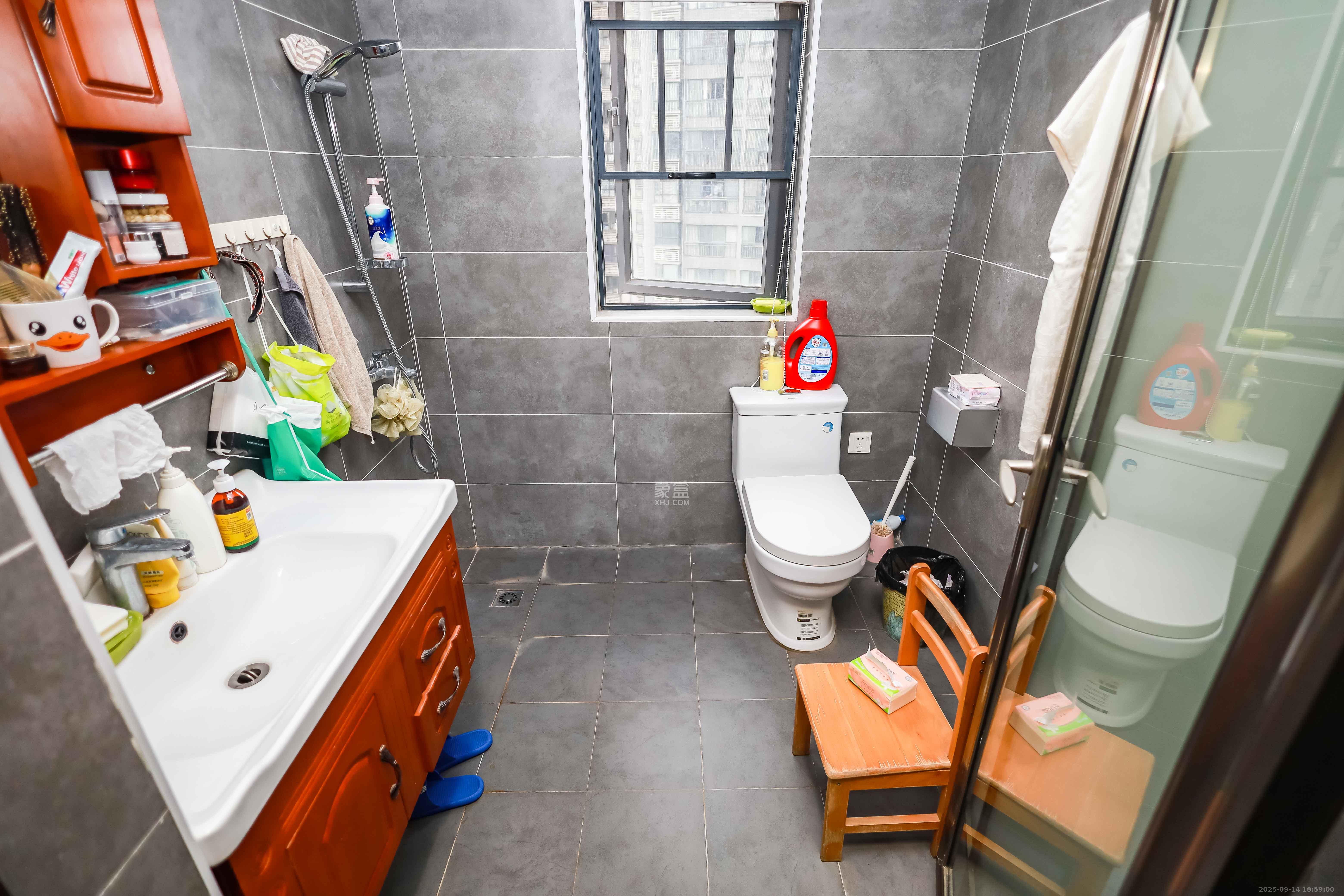 莱茵城 3室2厅2卫 92.8万 莱茵城 3室2厅2卫 92.8万卫生间