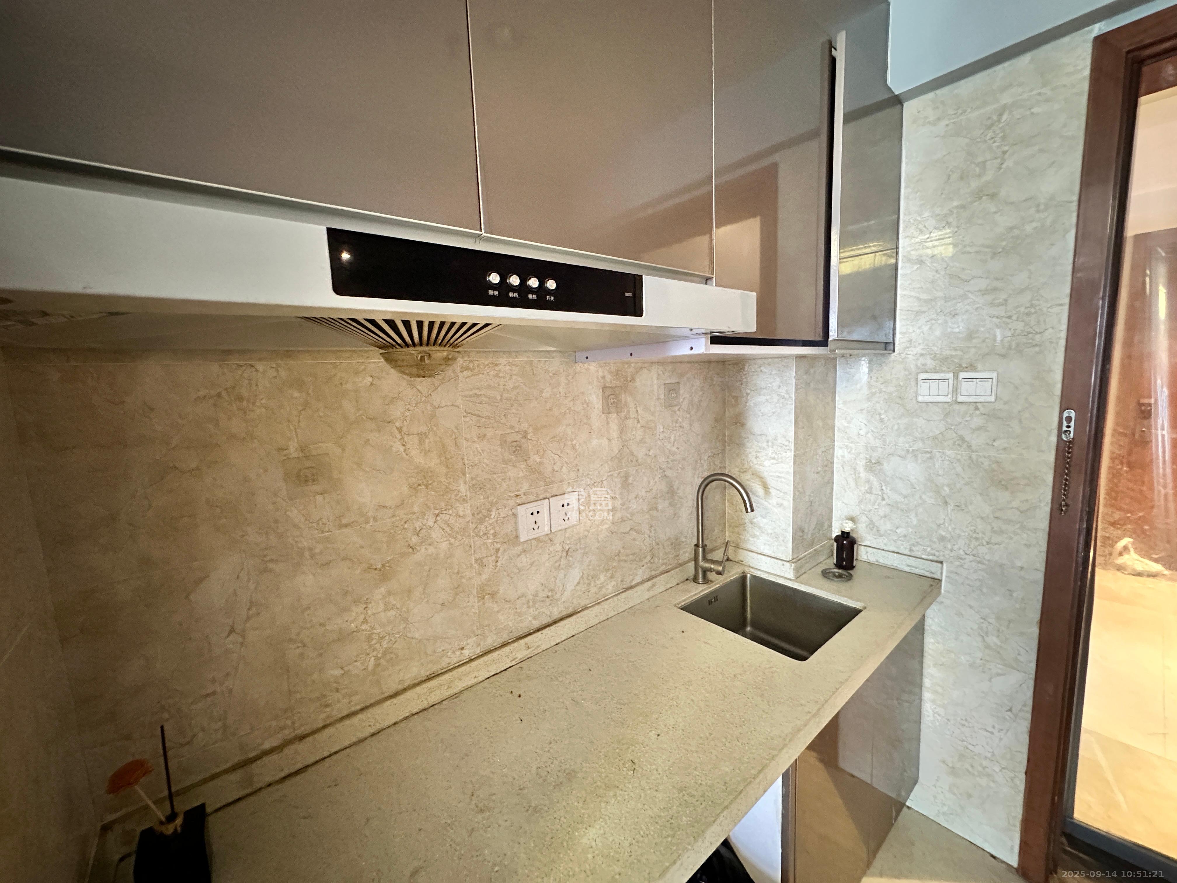 德思勤城市广场（宝格丽公寓）  1室1厅1卫    2200.0元/月室内图